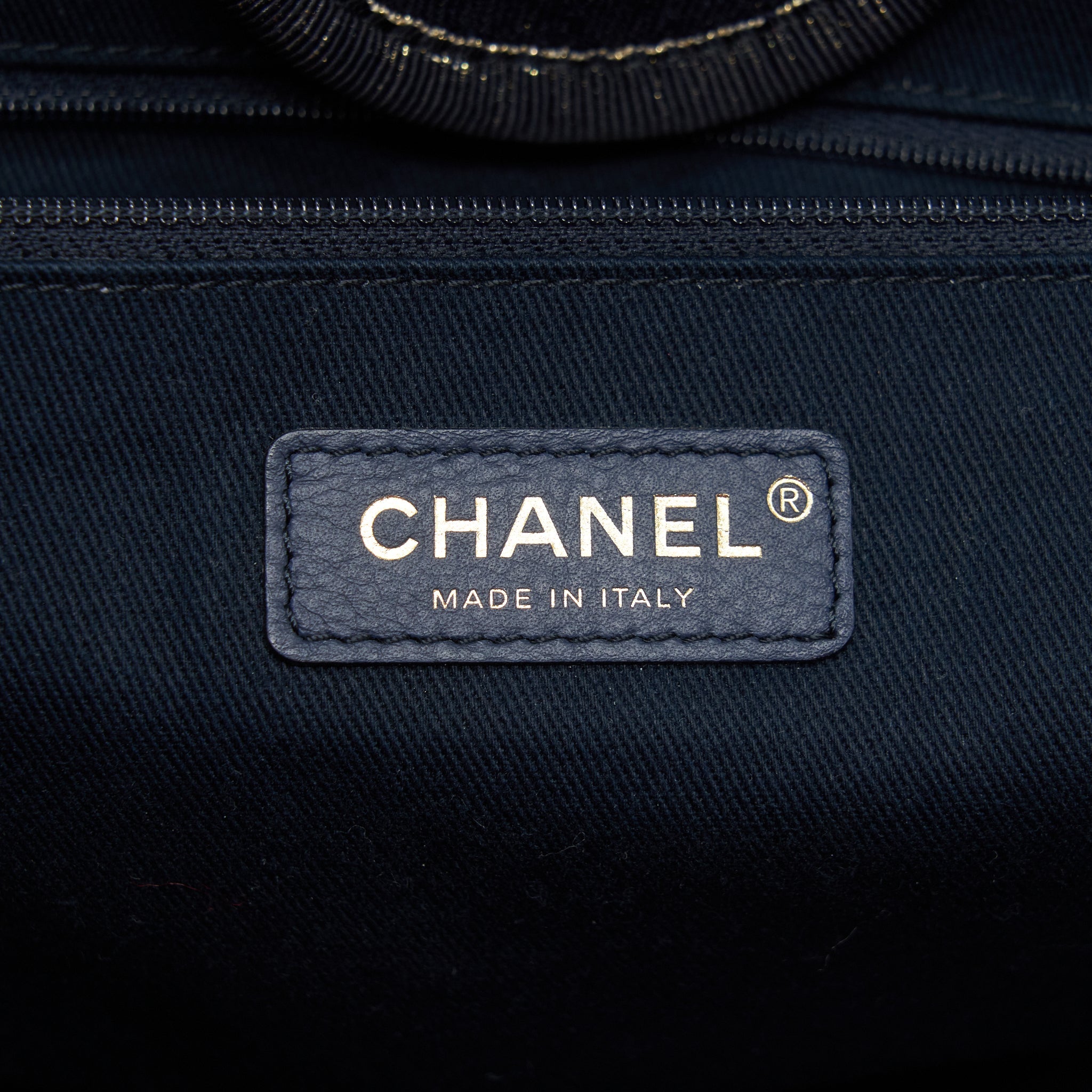 CHANEL DEAUVILLE TOTE BAG DENIM DARK BLUE/GOLD GHW