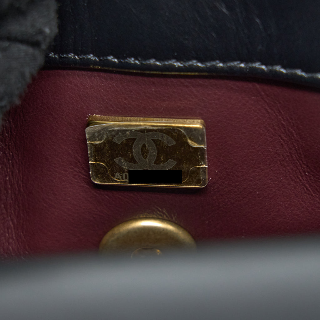 CHANEL 22A MINI COCO HANDLE WITH DETAILED LETTER HANDLE CALFSKIN BLACK BRUSHED GHW (MICROCHIP)