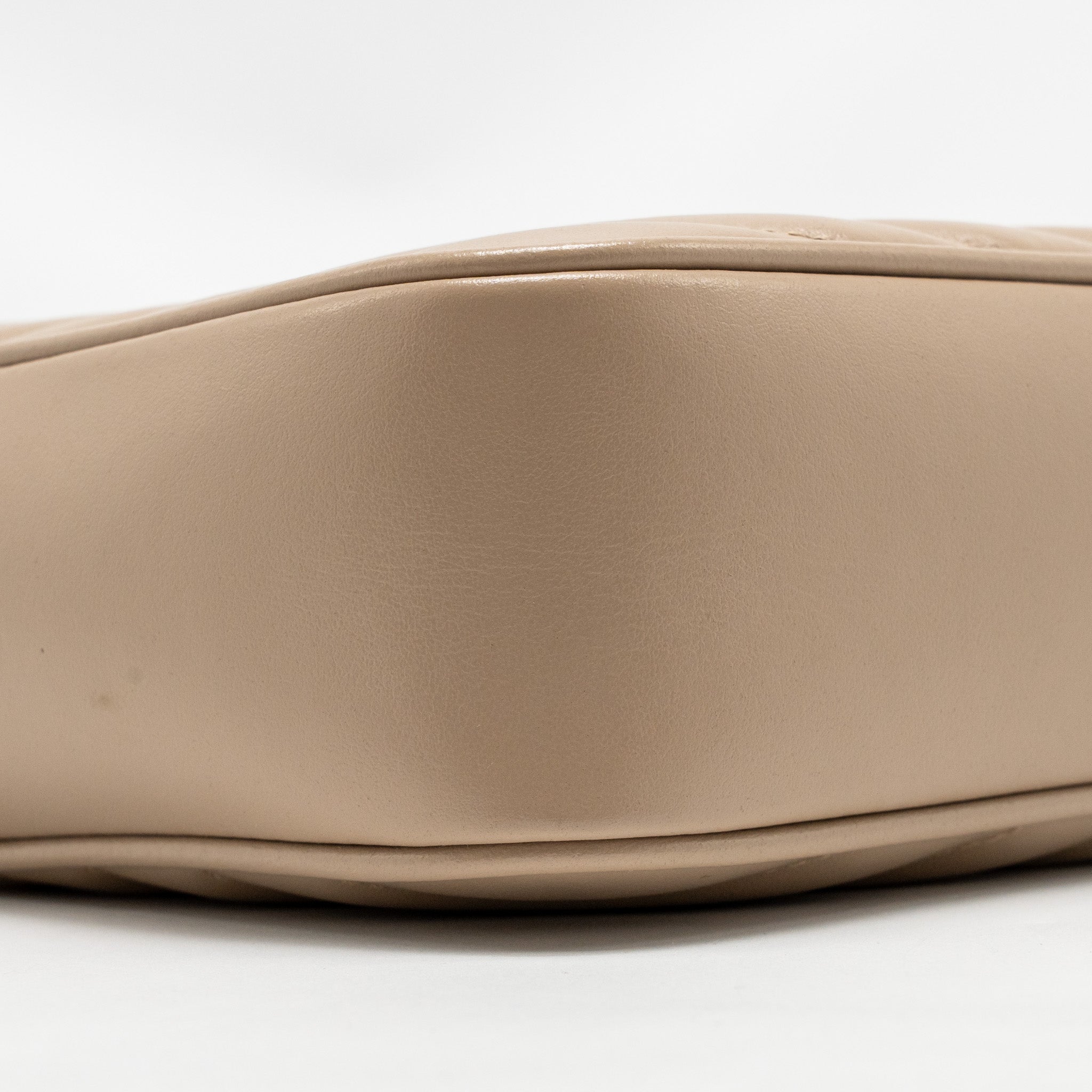 SAINT LAURENT/YSL LOU CAMERA BAG CALFSKIN BEIGE GHW