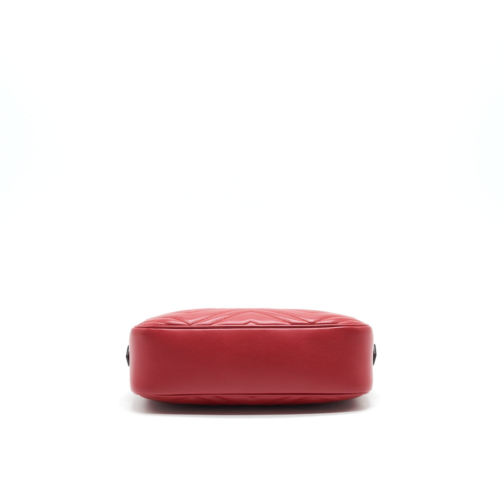 GUCCI MARMONT CAMERA BAG IN RED