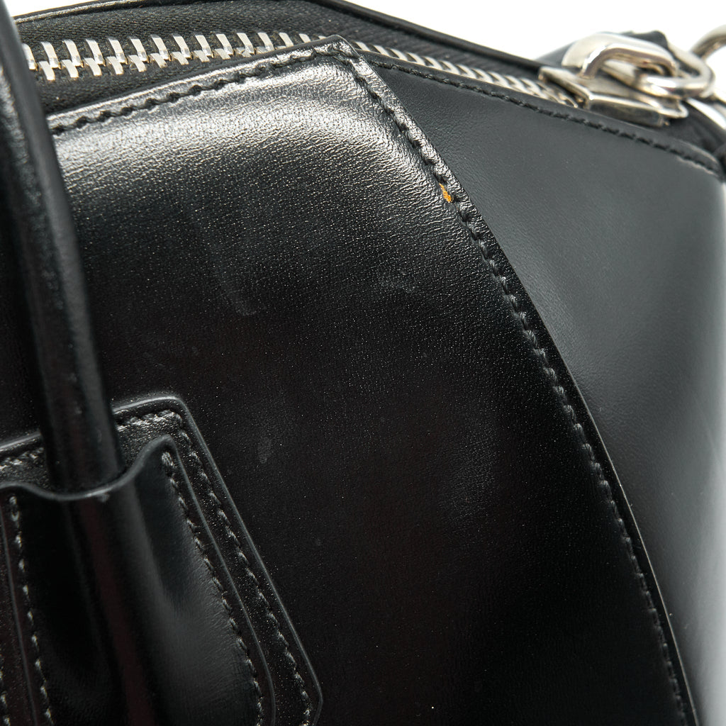 GIVENCHY MEDIUM ANTIGONA IN BLACK