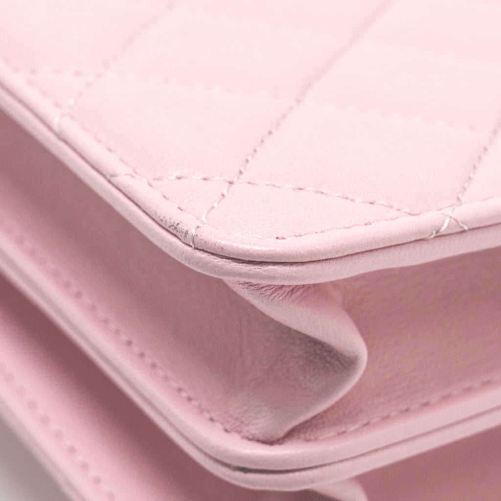 CHANEL PEARL DETAILED TOP HANDEL WALLET ON CHAIN LAMBSKIN PINK LGHW (MICROCHIP)