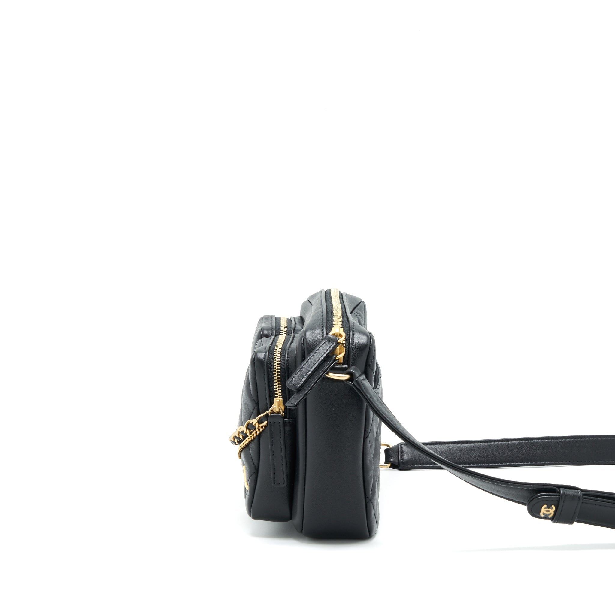 CHANEL 22C CAMERA BAG CALFSKIN BLACK GHW