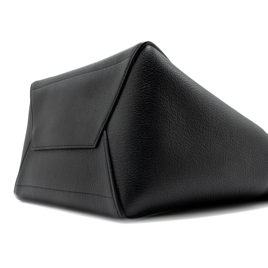 CELINE SANGLE BUCKET BAG GRAINED CALFSKIN BLACK GHW
