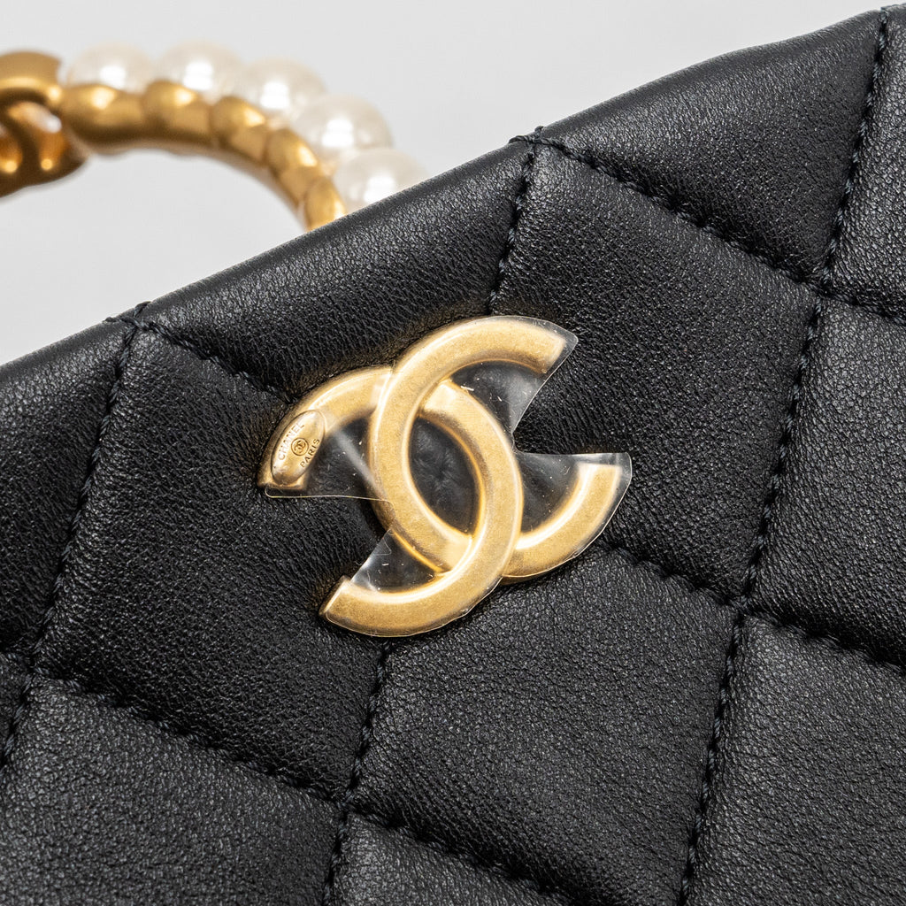 CHANEL PEARL ROUND HANDLE EVENING CLUTCH LAMBSKIN BLACK GHW (MICROCHIP)