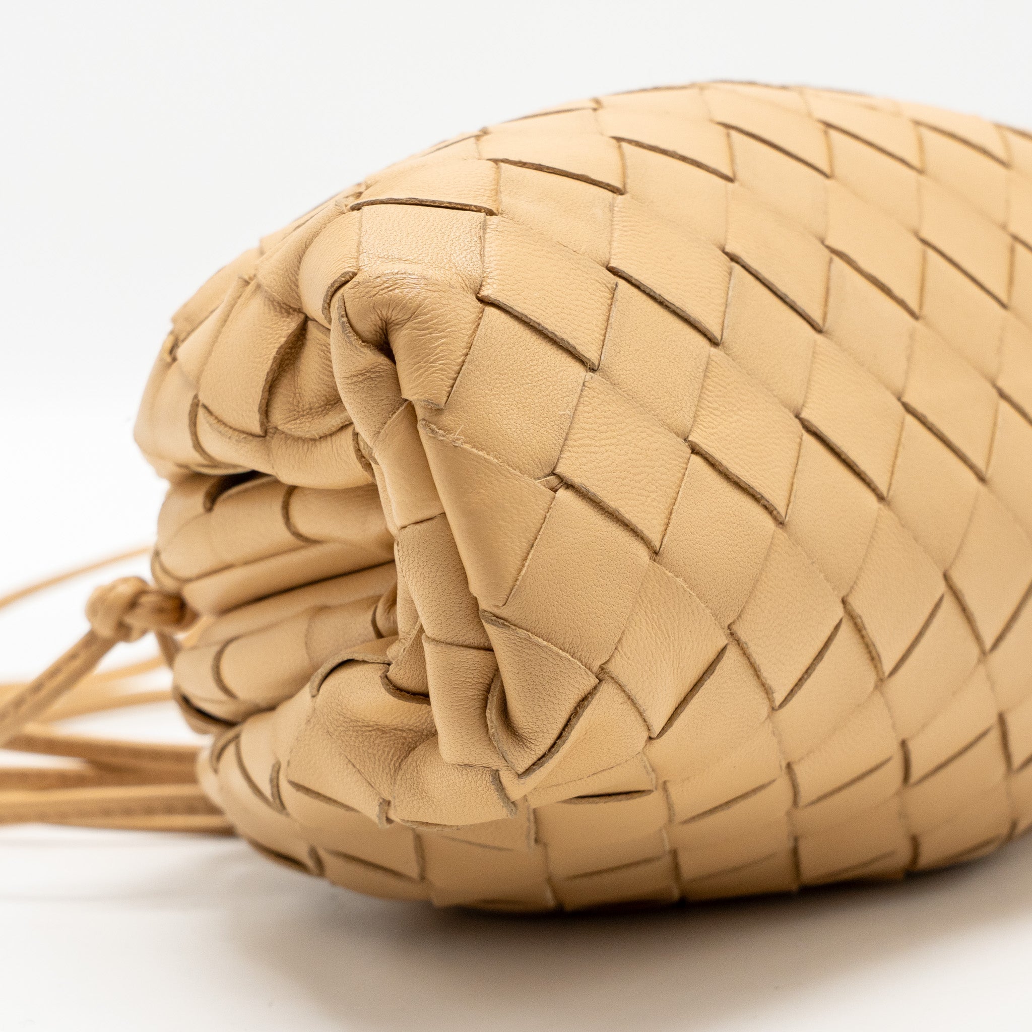BOTTEGA VENETA MINI POUCH INTRECCIATO LAMBSKIN BEIGE