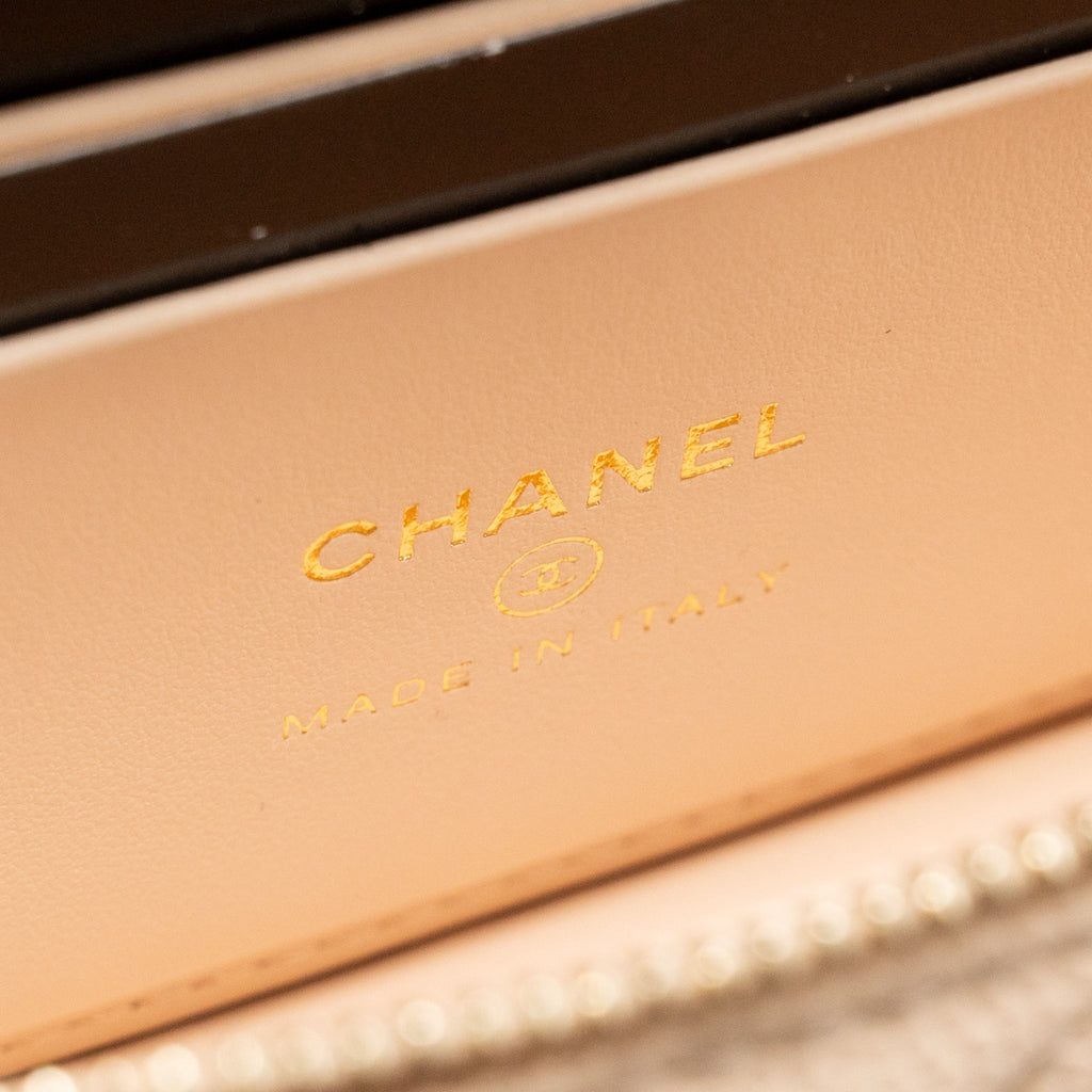 CHANEL 25K CC TOP HANDLE VANITY WITH CHAIN CAVIAR BEIGE LGHW (MICROCHIP)