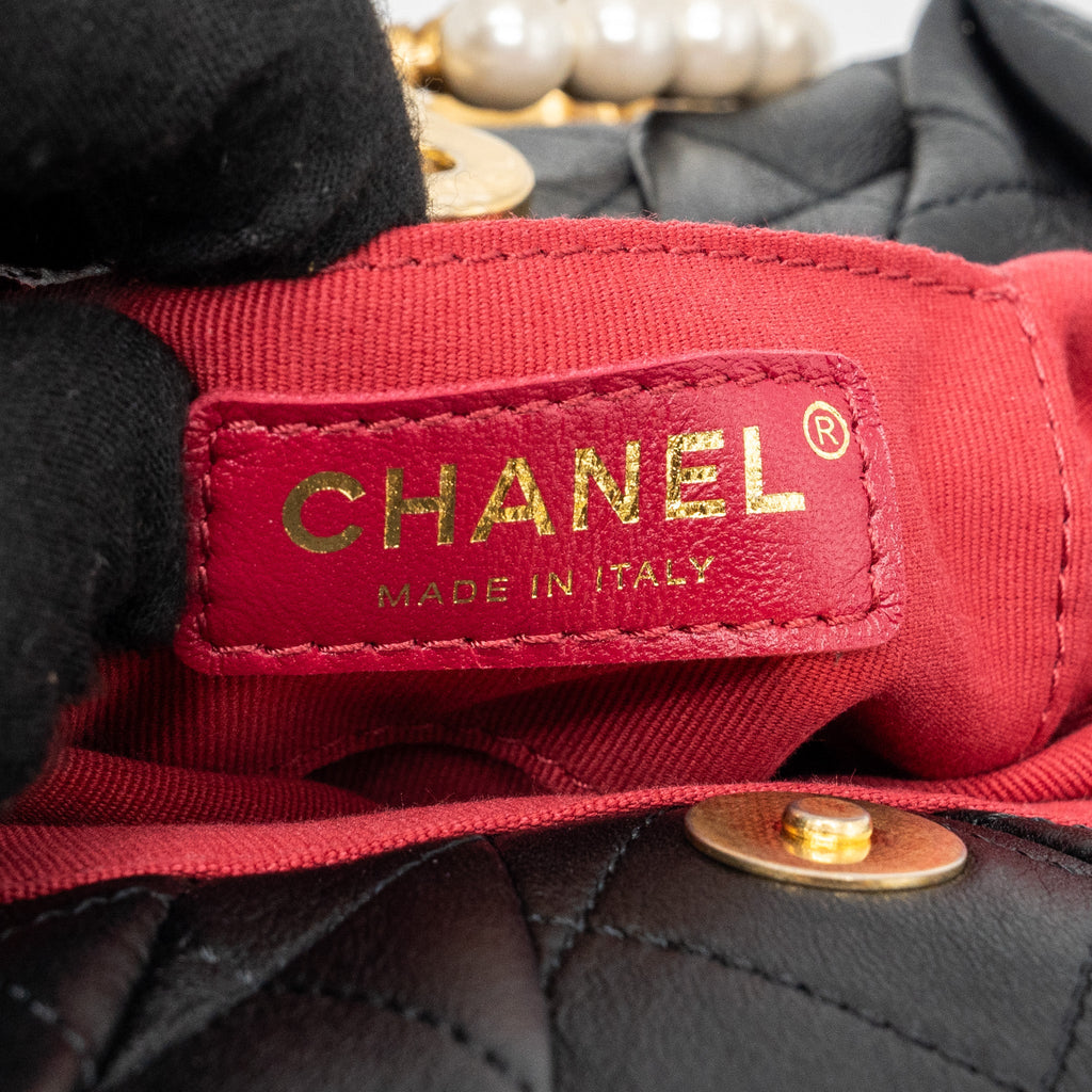 CHANEL PEARL ROUND HANDLE EVENING CLUTCH LAMBSKIN BLACK GHW (MICROCHIP)