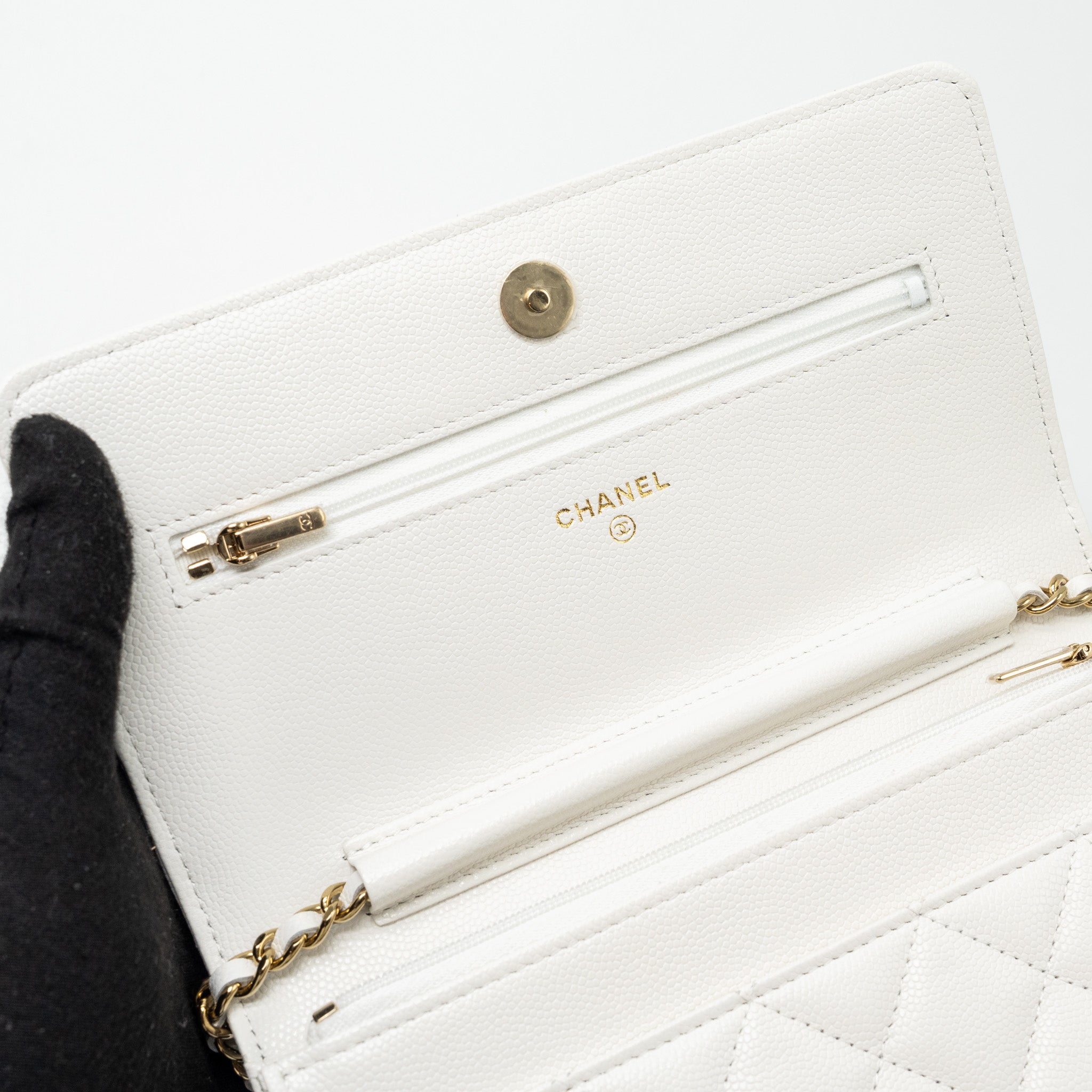CHANEL DETAIL CRYSTAL CC LOGO WALLET ON CHAIN CAVIAR WHITE LGHW(MICROCHIP)