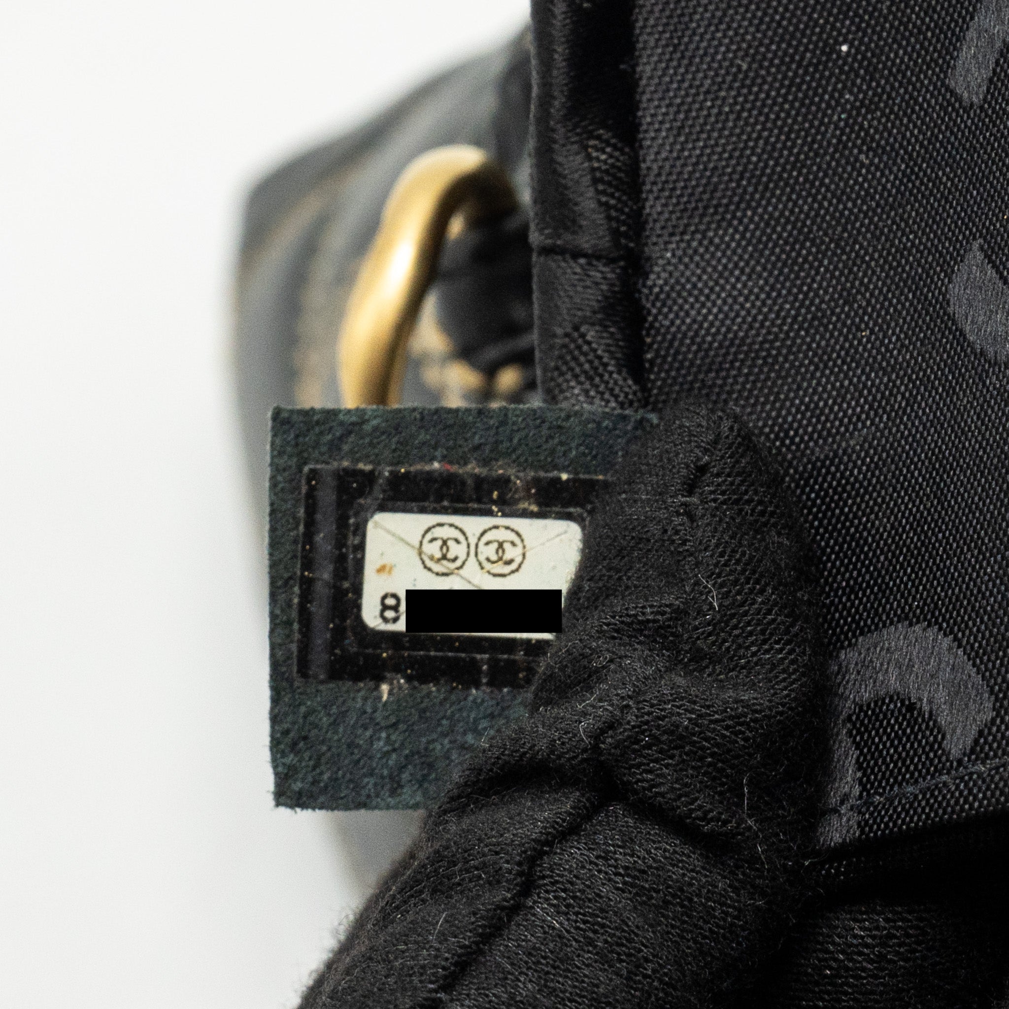 CHANEL VINTAGE QUILTED ZIP SHOULDER BAG CALFSKIN BLACK GHW