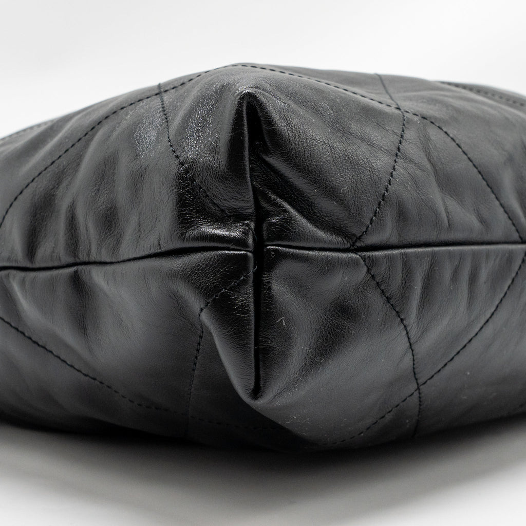 CHANEL MEDIUM 22 BAG CALFSKIN BLACK GHW (MICROCHIP)