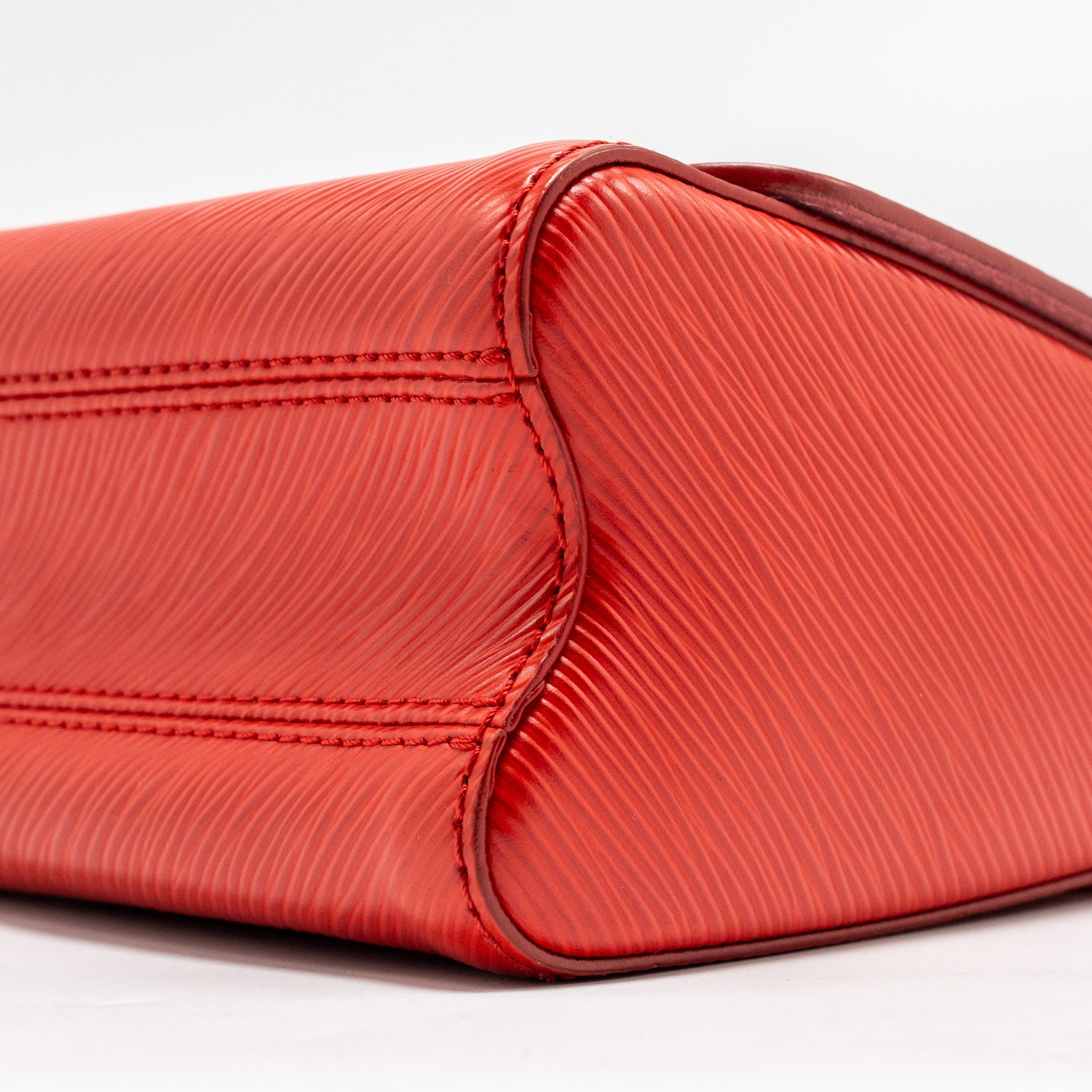 LOUIS VUITTON TWIST MM EPI RED SHW