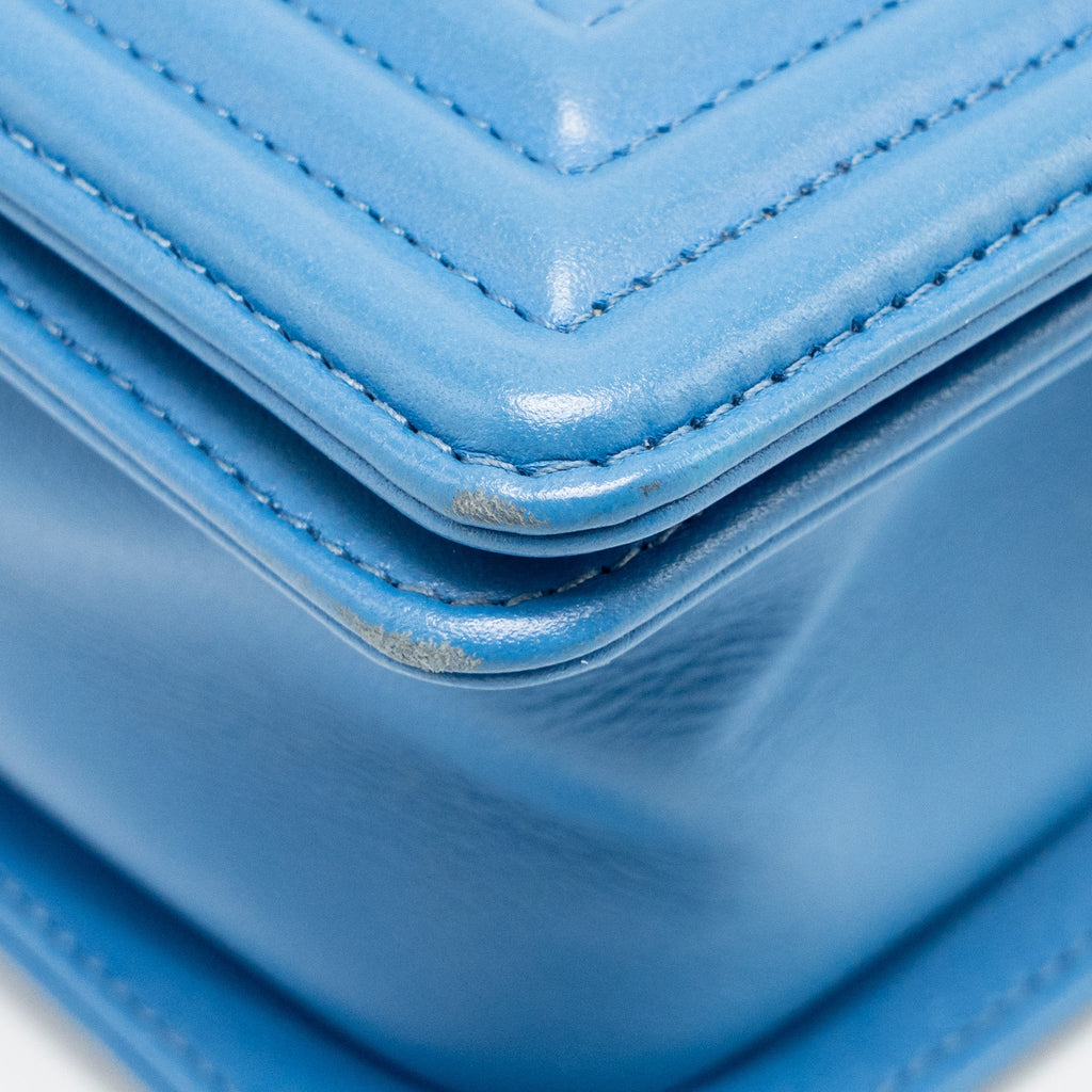 CHANEL SMALL BOY BAG CALFSKIN BLUE SHW