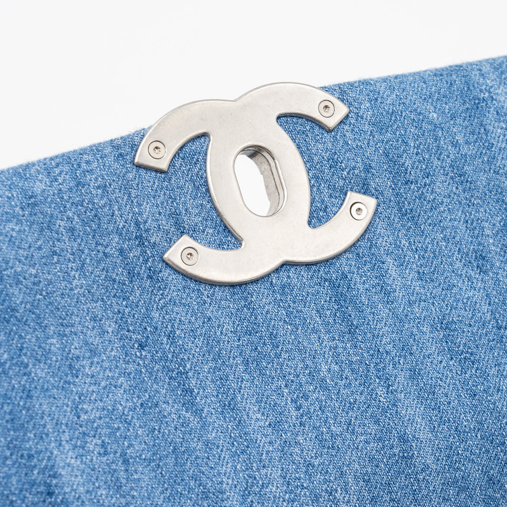 CHANEL SMALL 19 BAG DENIM LIGHT BLUE MULTICOLOUR HARDWARE (MICROCHIP)