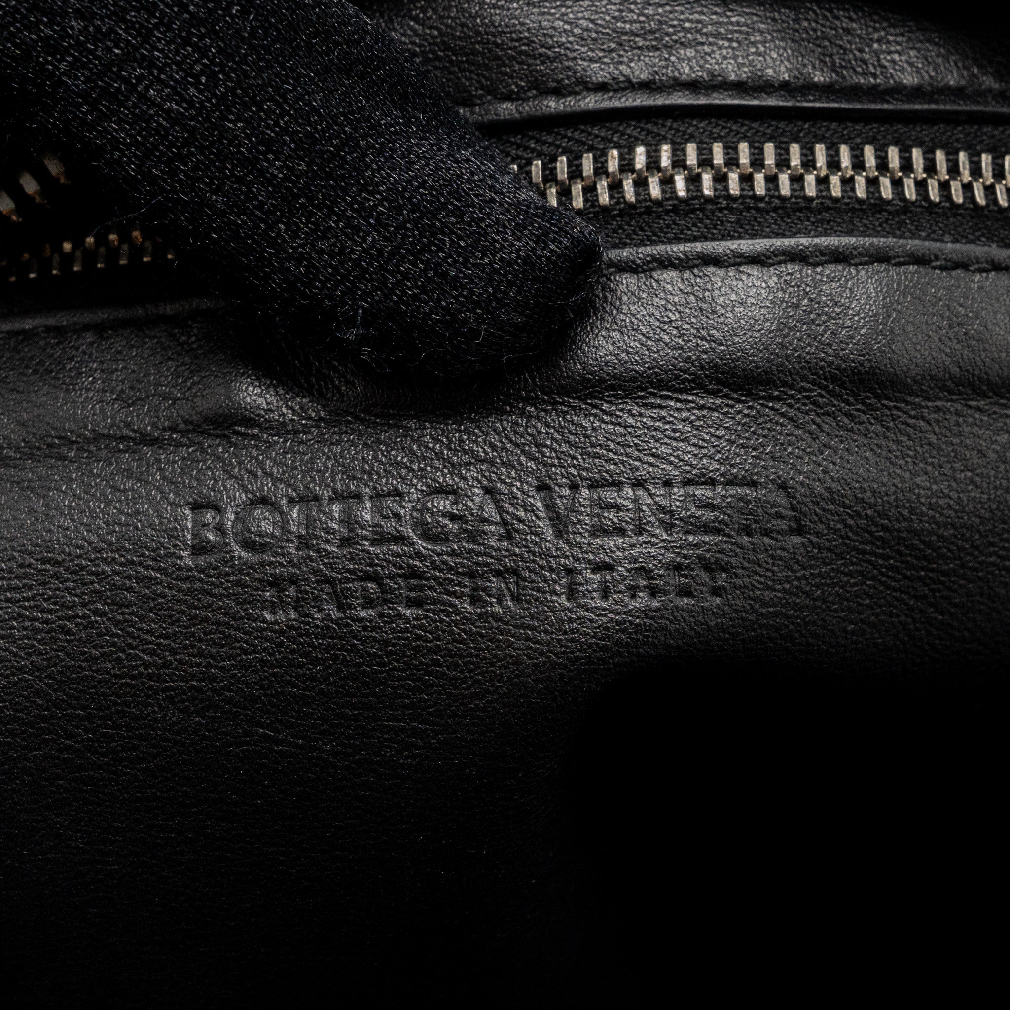 BOTTEGA VENETA SMALL JODIE LAMBSKIN BLACK SHW