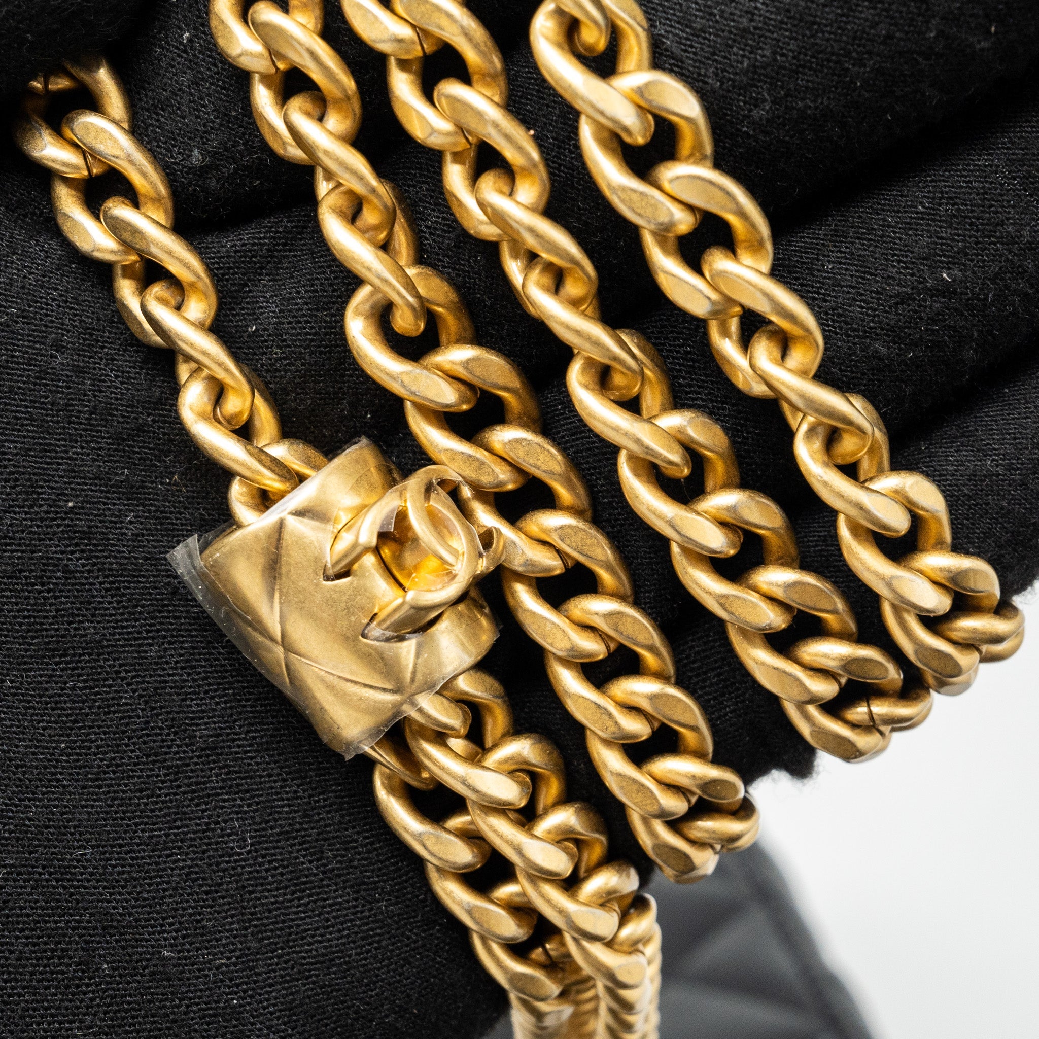 CHANEL 22K GOLD PILLAR ADJUSTABLE CHAIN LONG VANITY LAMBSKIN BLACK GHW (MICROCHIP)