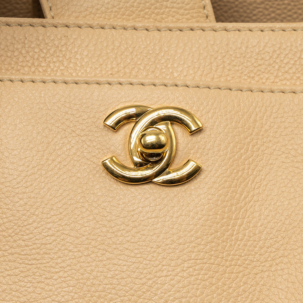 CHANEL CERF TOTE BAG GRAINED CALFSKIN BEIGE GHW