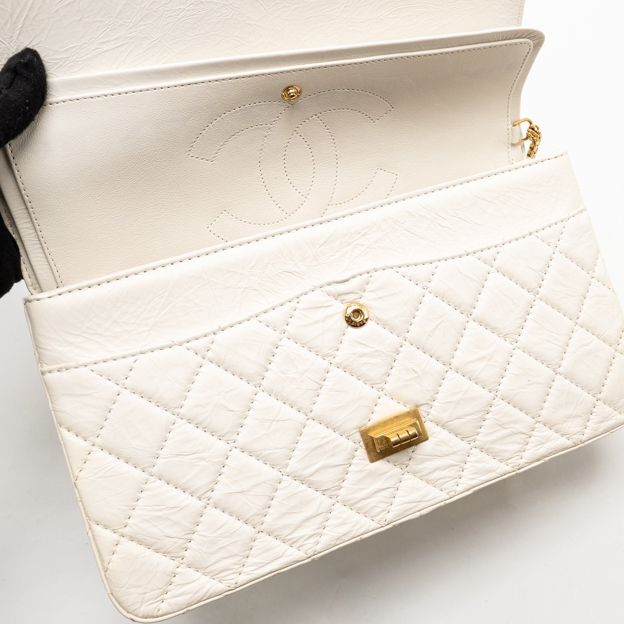 CHANEL 2.55 226 REISSUE DOUBLE FLAP BAG AGED CALFSKIN WHITE GHW