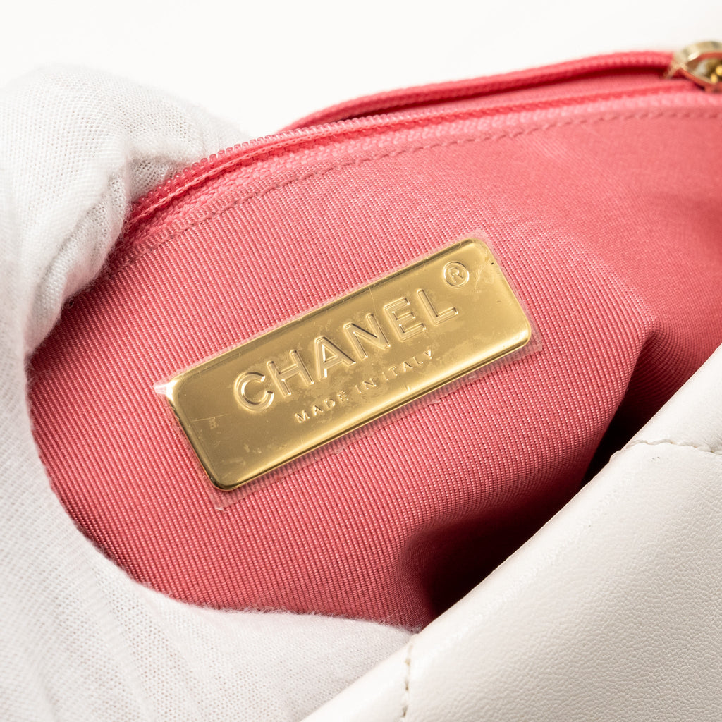 CHANEL SMALL 19 BAG LAMBSKIN WHITE MULTICOLOR HARDWARE