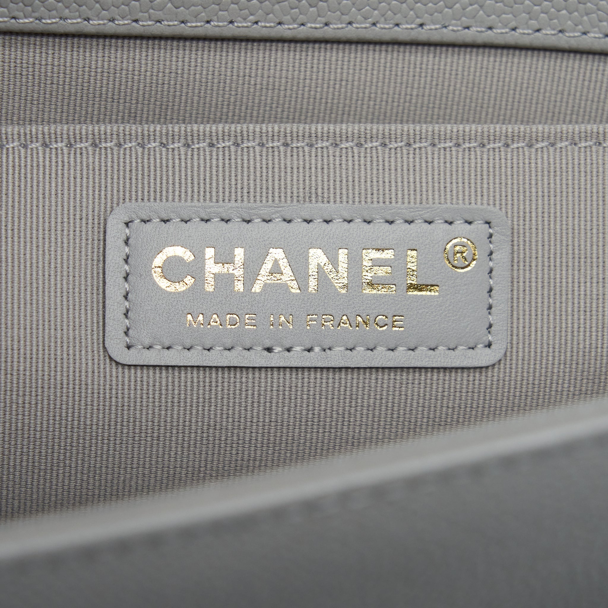CHANEL MEDIUM BOY BAG CAVIAR LIGHT GREY SHW (MICROCHIP)