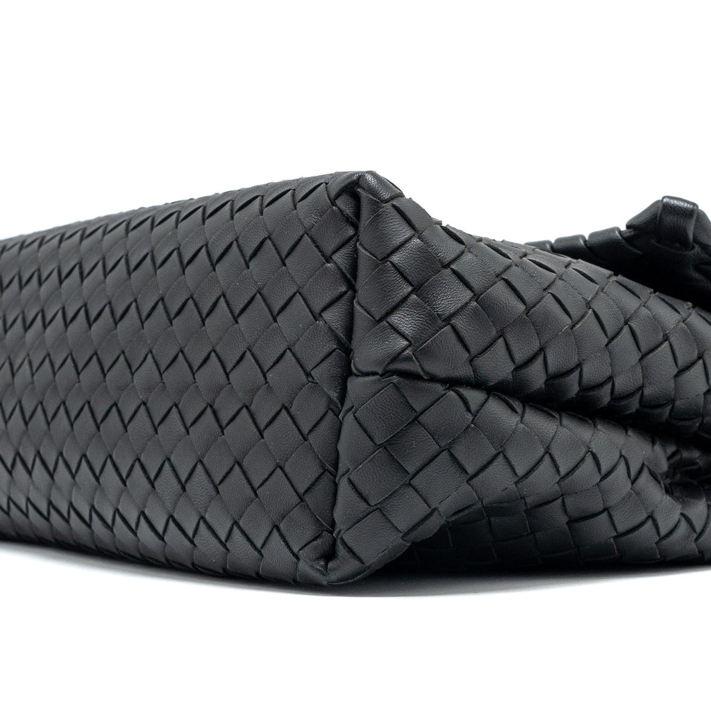 BOTTEGA VENETA SINGLE CHAIN FLAP BAG LEATHER BLACK WITH BLACK HARDWARE