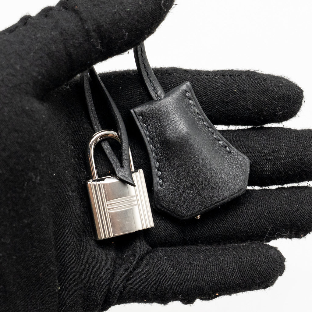 HERMES KELLY 28 SELLIER TOILE H / SWIFT ECRU - BLACK / BLACK SHW