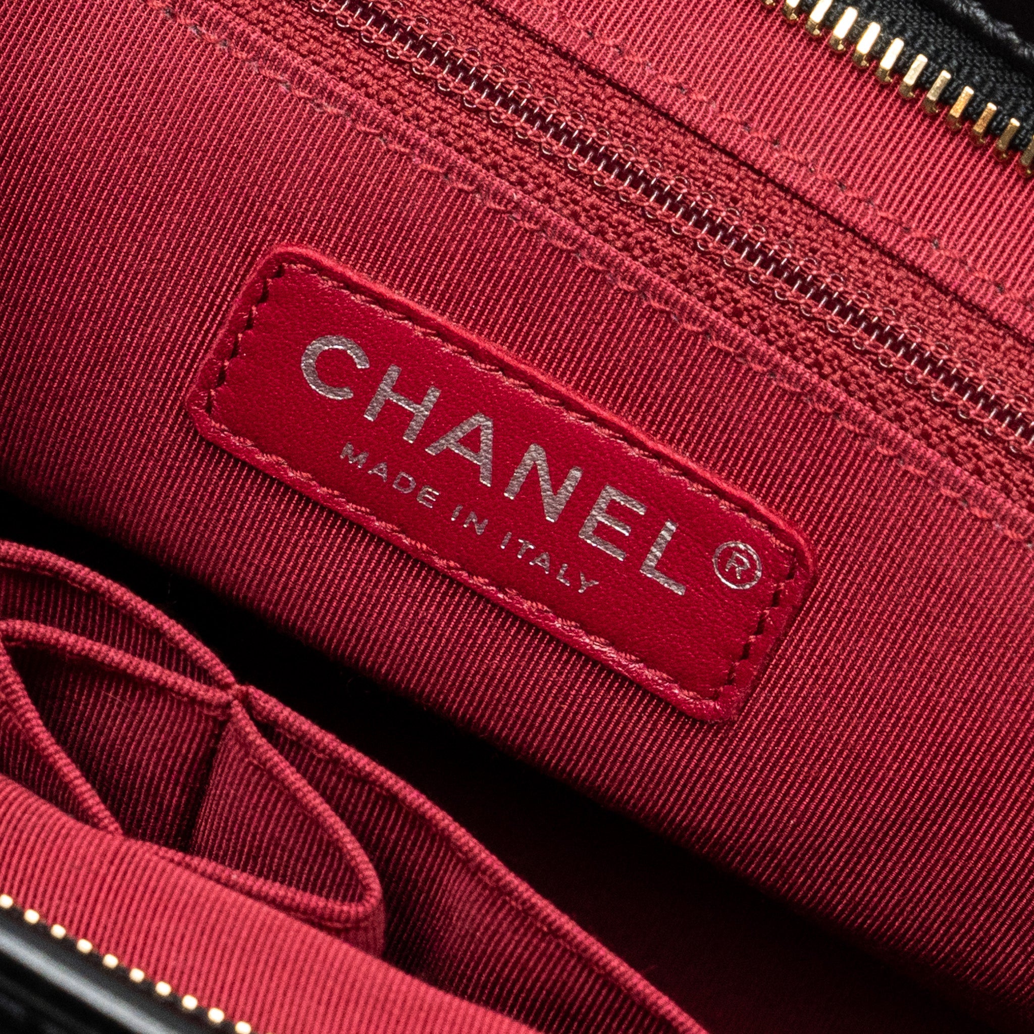 CHANEL MEDIUM GABRIELLE HOBO BAG AGED CALFSKIN BLACK MULTICOLOUR HARDWARE