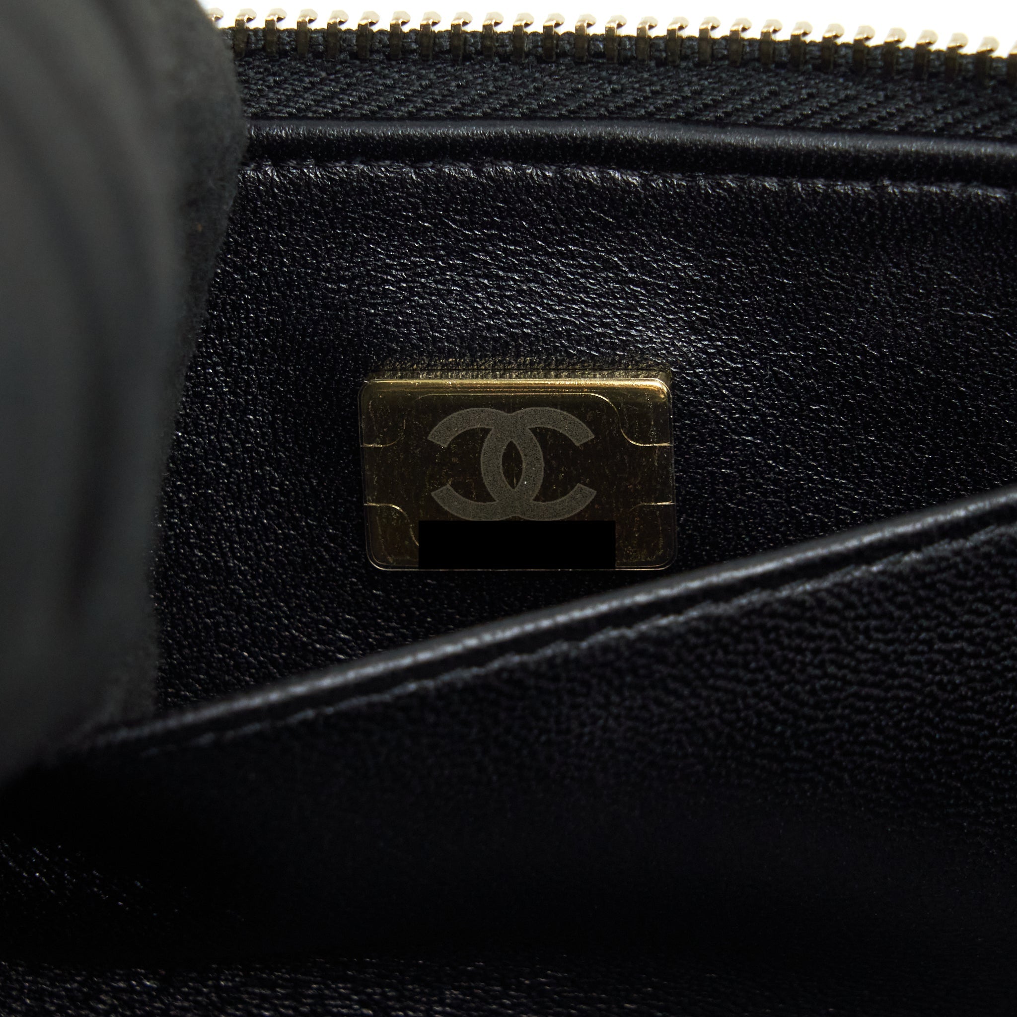 CHANEL 22S TOP HANDLE VANITY CAVIAR BLACK LGHW(MICROCHIP)