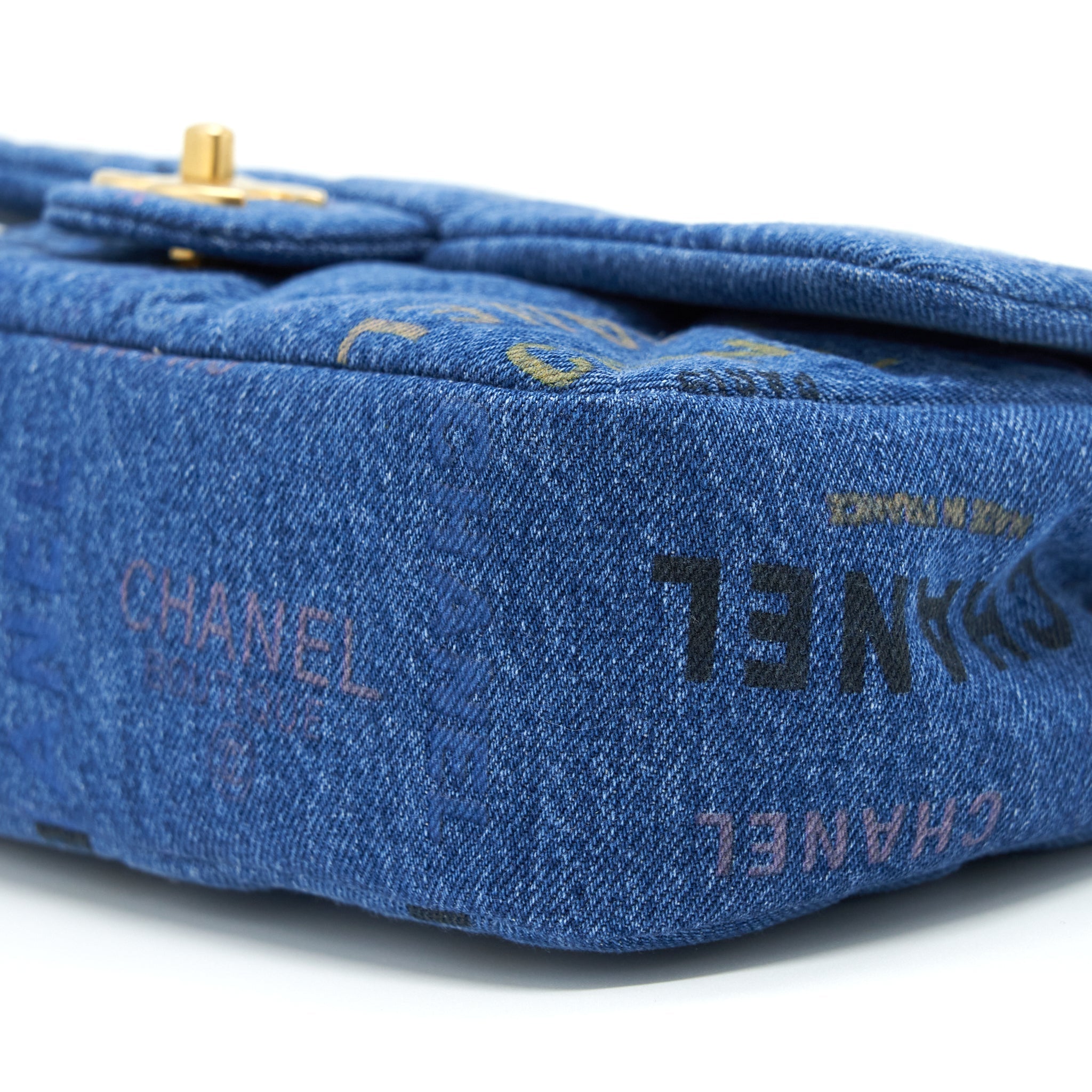 CHANEL 22P MULTICOLOR DENIM LOGO FLAP BAG 28CM BLUE GHW (MICROCHIP)
