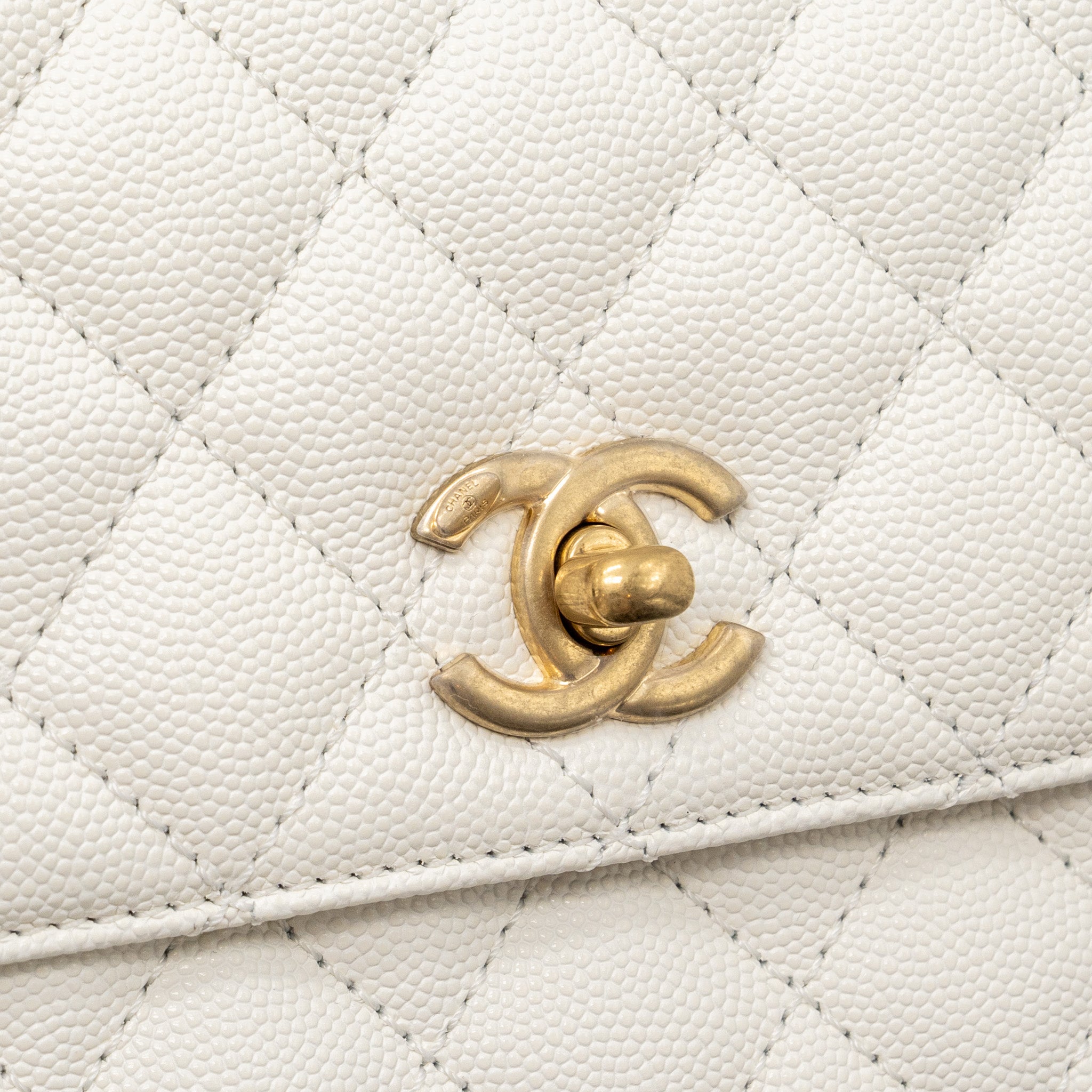CHANEL 23P DETAILED TOP HANDLE SMALL COCO HANDLE CAVIAR WHITE GHW (MICROCHIP )