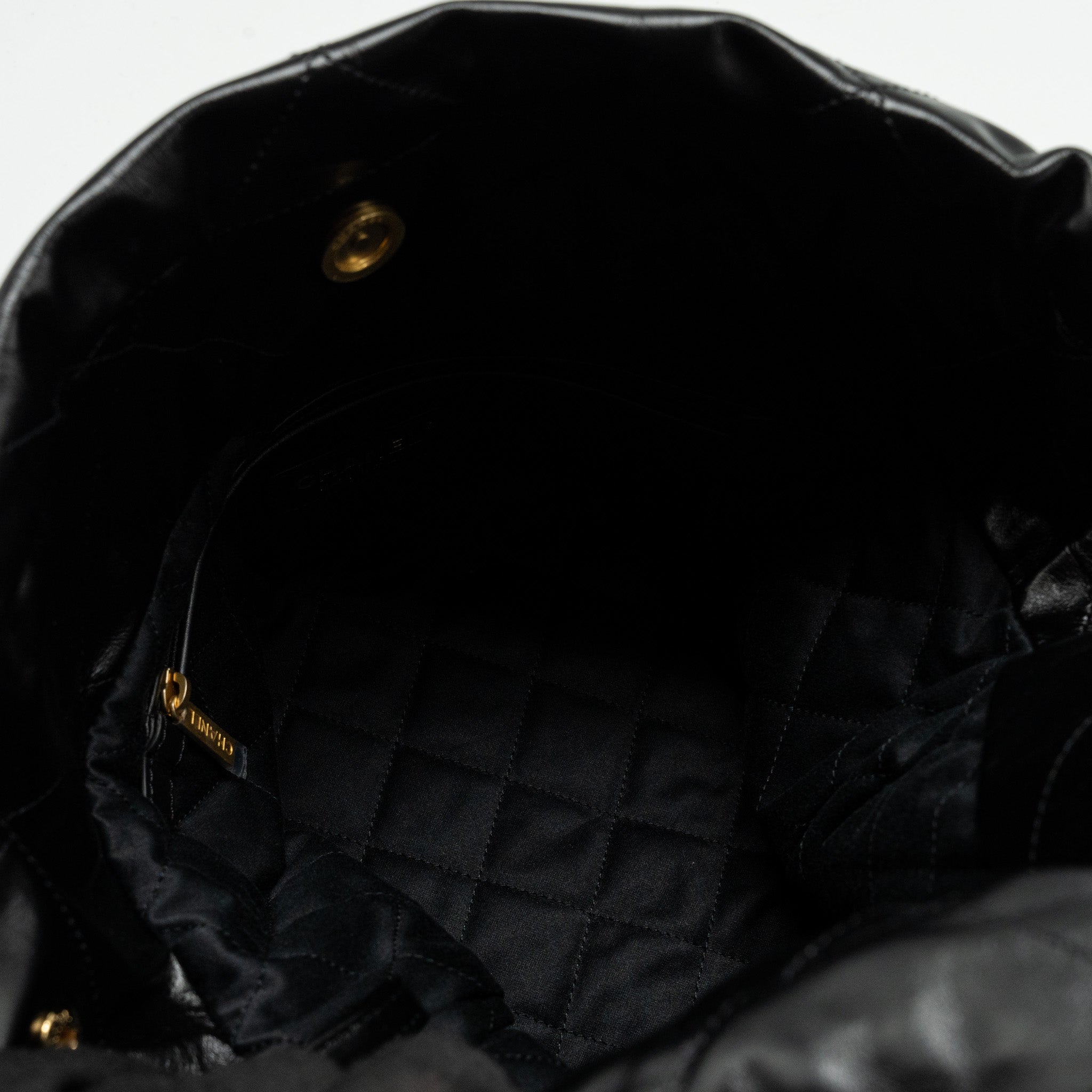 CHANEL MEDIUM 22 BAG SHINY CALFSKIN BLACK GHW (MICROCHIP)