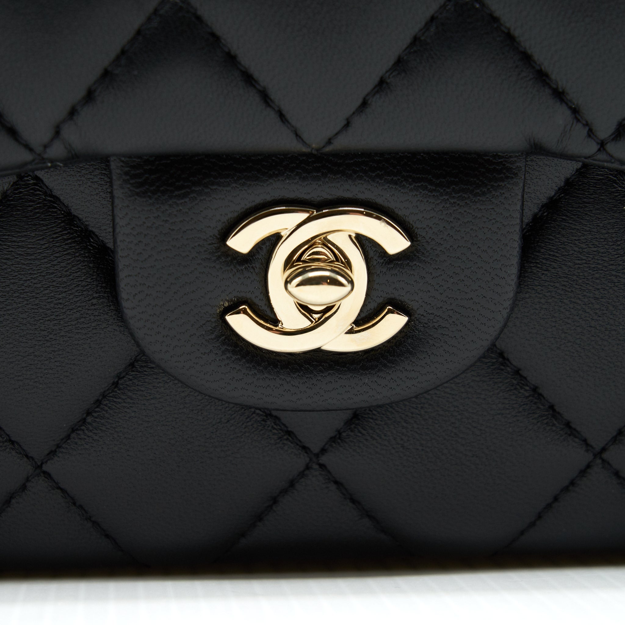 CHANEL PEARL CHAIN FLAP BAG QUILTED GRAINED LAMBSKIN BLACK LGHW