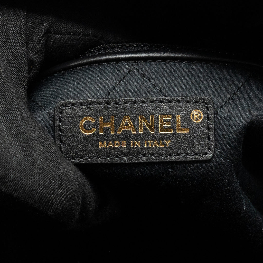 CHANEL MEDIUM 22 BAG SHINY CALFSKIN BLACK GHW (MICROCHIP)