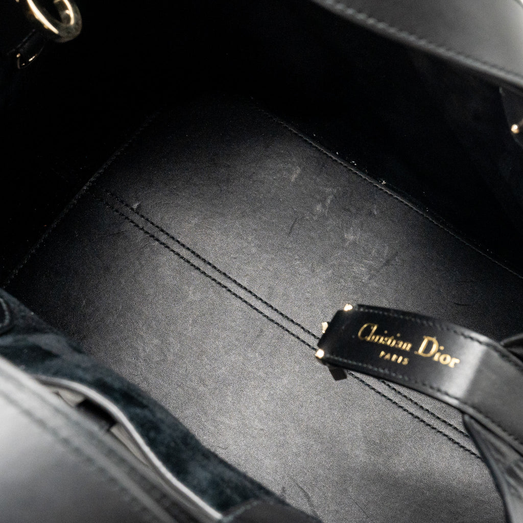 DIOR MEDIUM DIOR TOUJOURS TOTE BAG MACROCANNAGE CALFSKIN BLACK LGHW