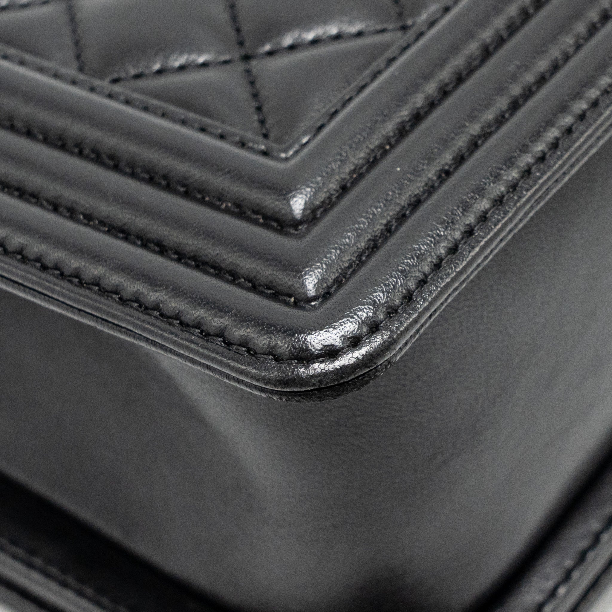 CHANEL MEDIUM BOY BAG LAMBSKIN BLACK RUTHENIUM SHW