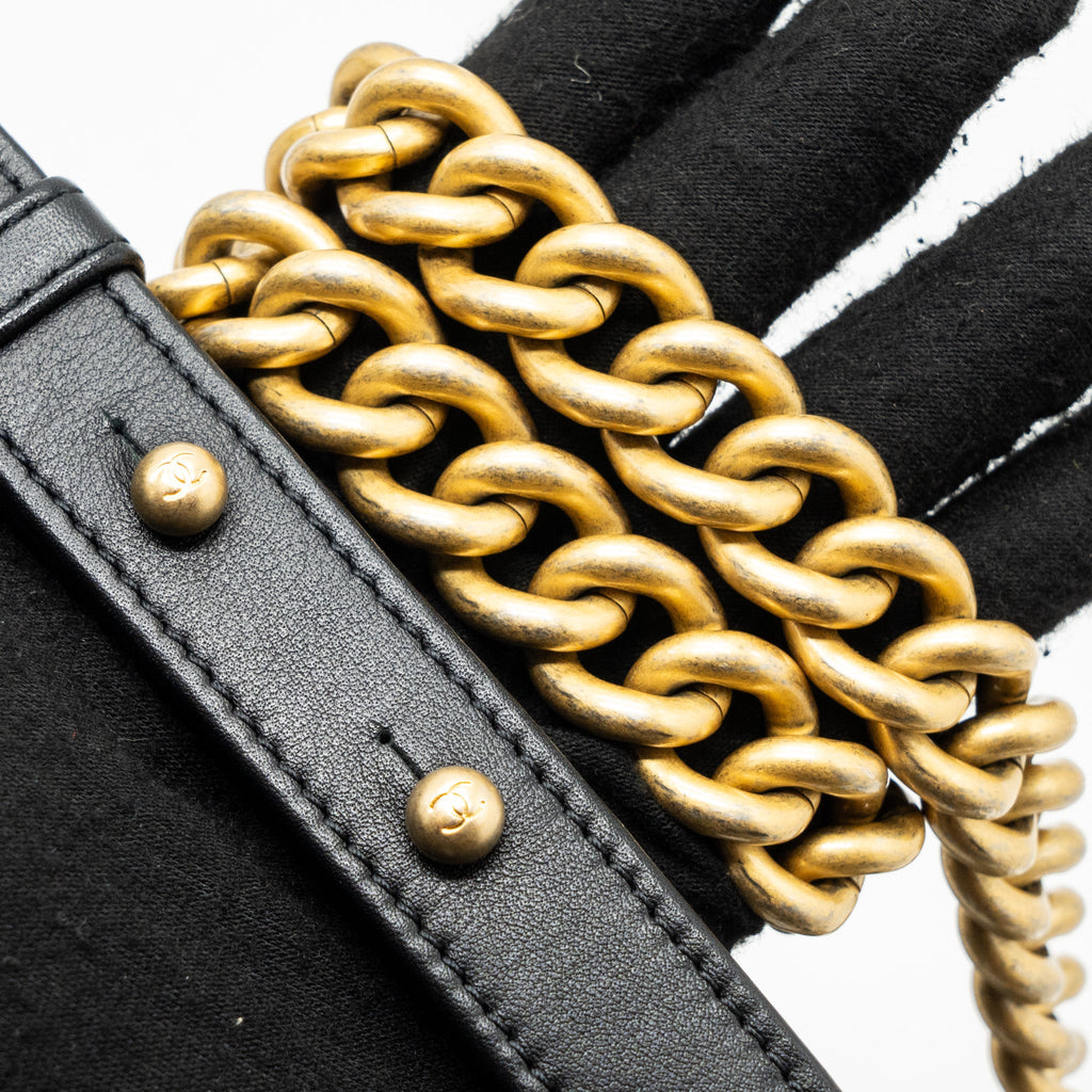 CHANEL MEDIUM BOY BAG CALFSKIN BLACK GHW