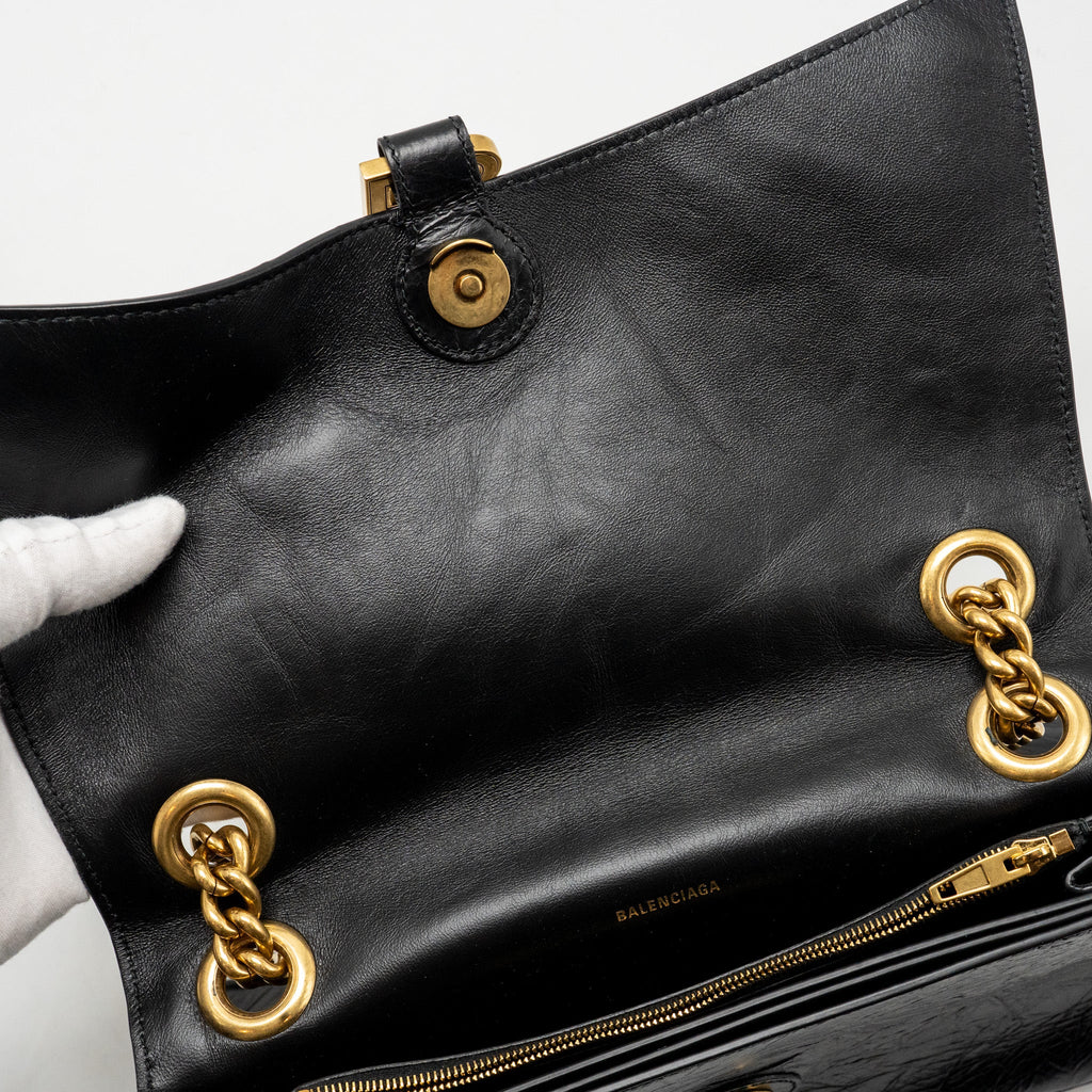BALENCIAGA MEDIUM WOMEN’S CRUSH CHAIN BAG CALFSKIN BLACK GHW