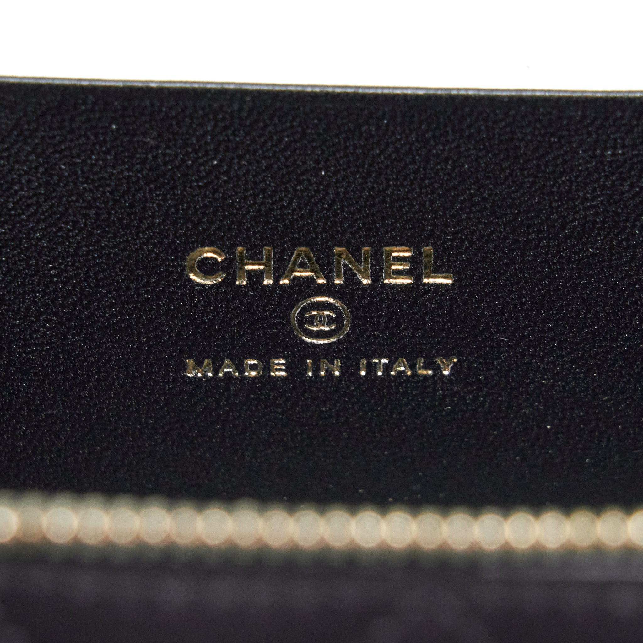 CHANEL 22A MINI TOP HANDLE LONG VANITY WITH CHAIN LAMBSKIN BLACK LGHW (MICROCHIP)