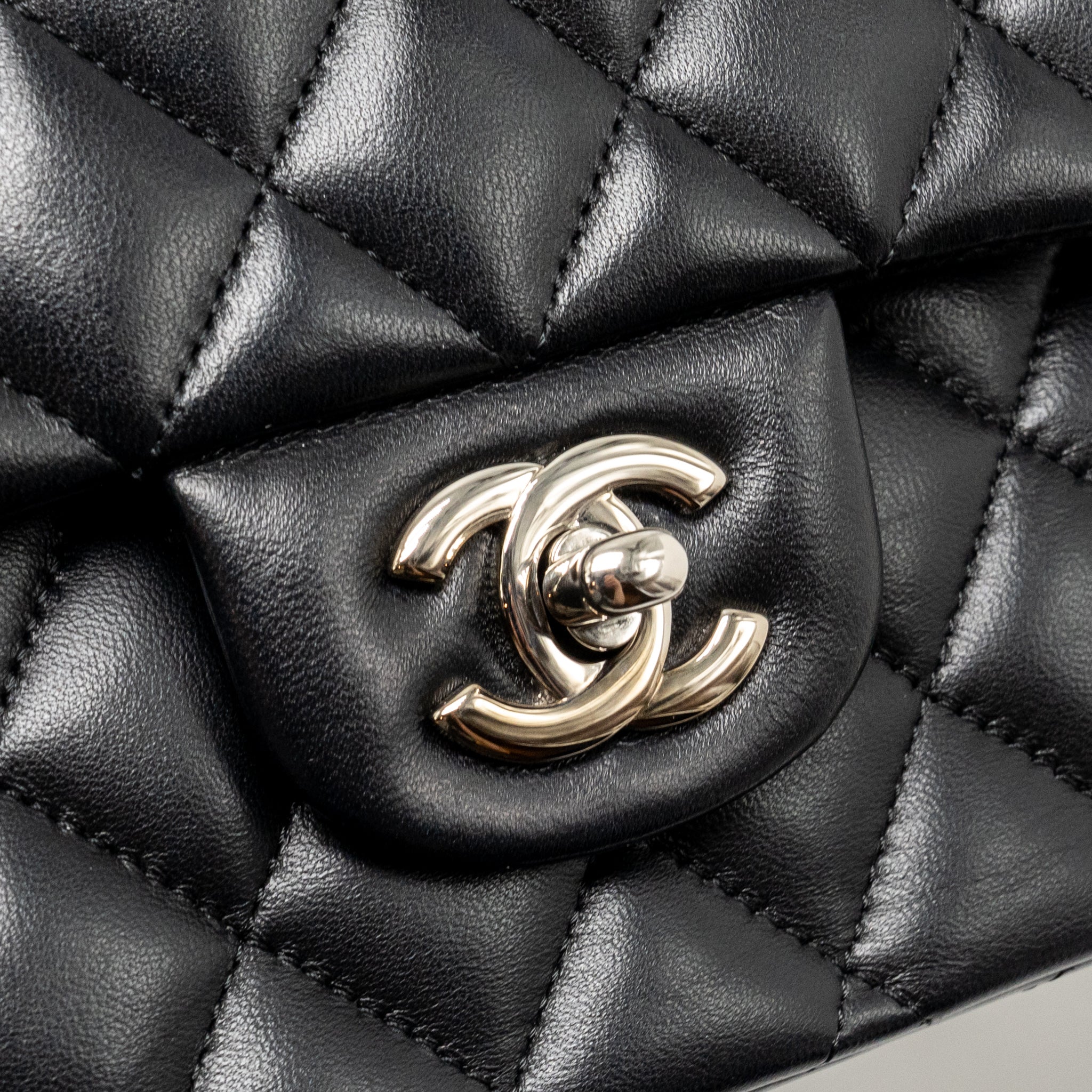 CHANEL MEDIUM CLASSIC DOUBLE FLAP BAG LAMBSKIN BLACK SHW