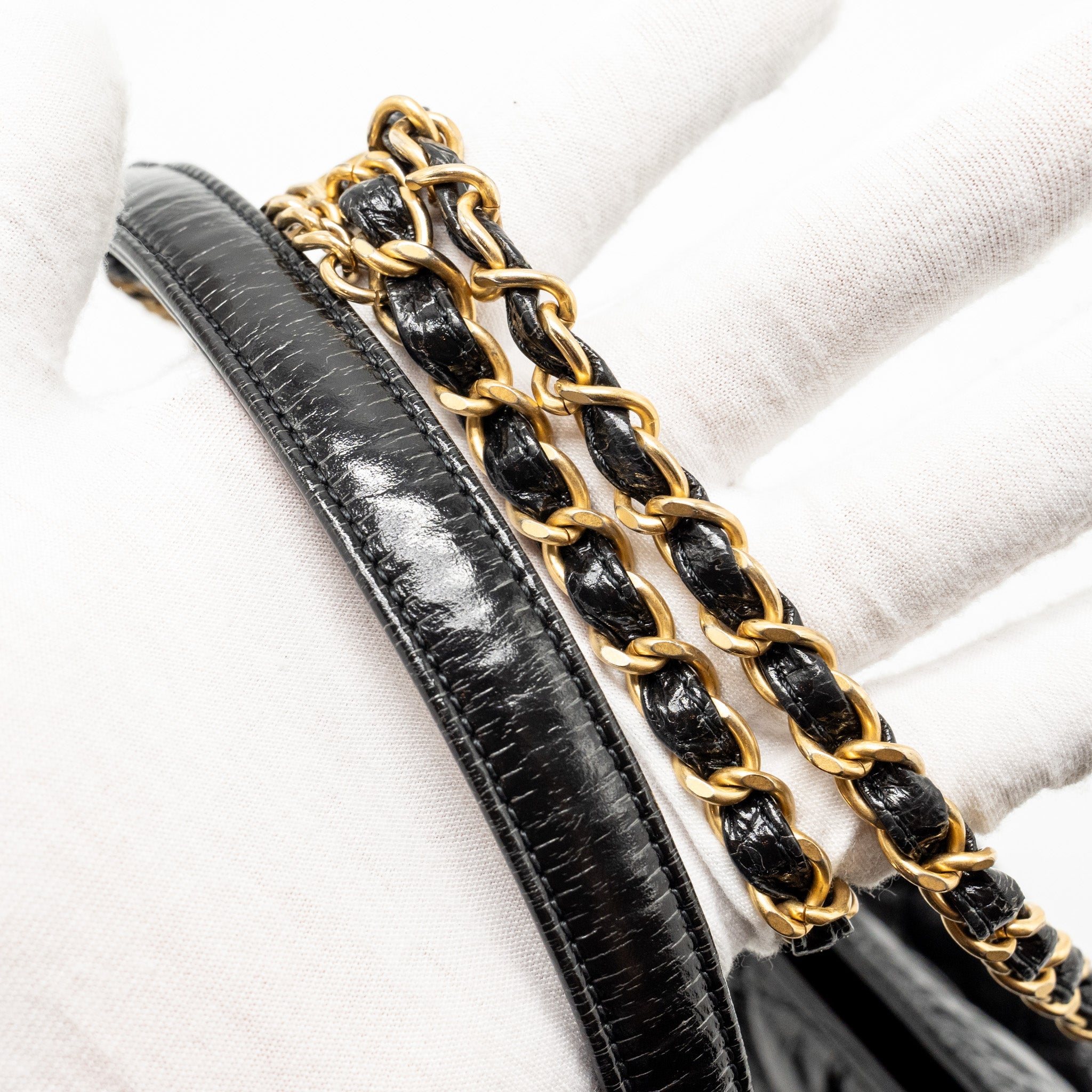 CHANEL HOBO BAG SHINY CALFSKIN BLACK GHW (MICROCHIP)