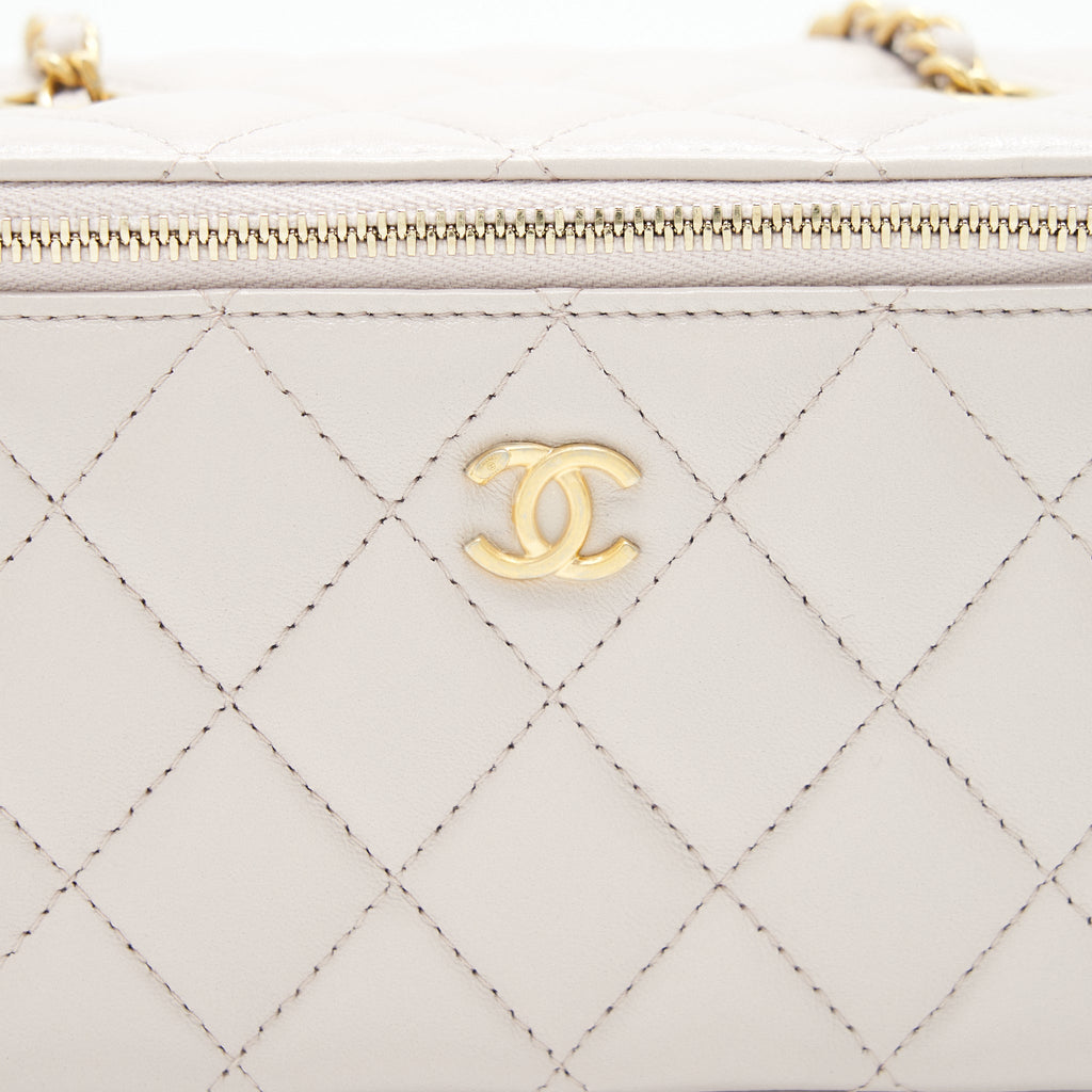CHANEL PEARL CRUSH LONG VANITY ON CHAIN LAMBSKIN LIGHT PURPLE GHW