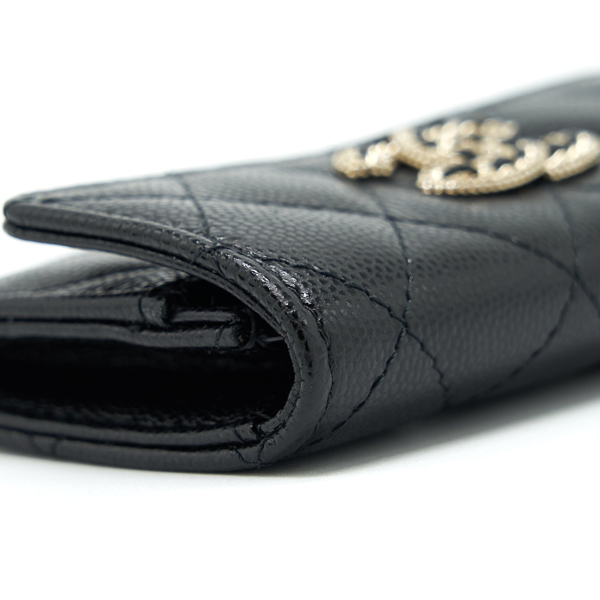 CHANEL 22S DETAILED LOGO MINI FLAP CARD HOLDER CAVIAR BLACK LGHW