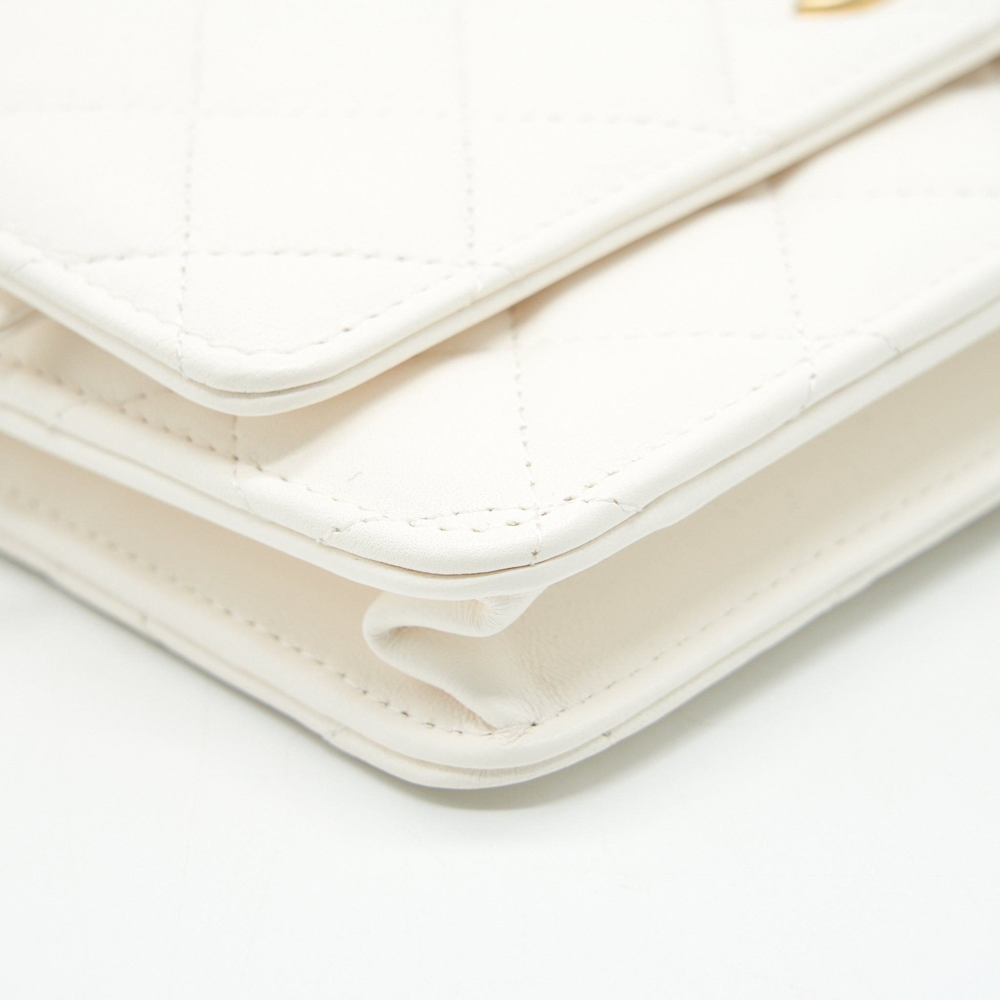 CHANEL PEARL CRUSH WALLET ON CHAIN WHITE GHW