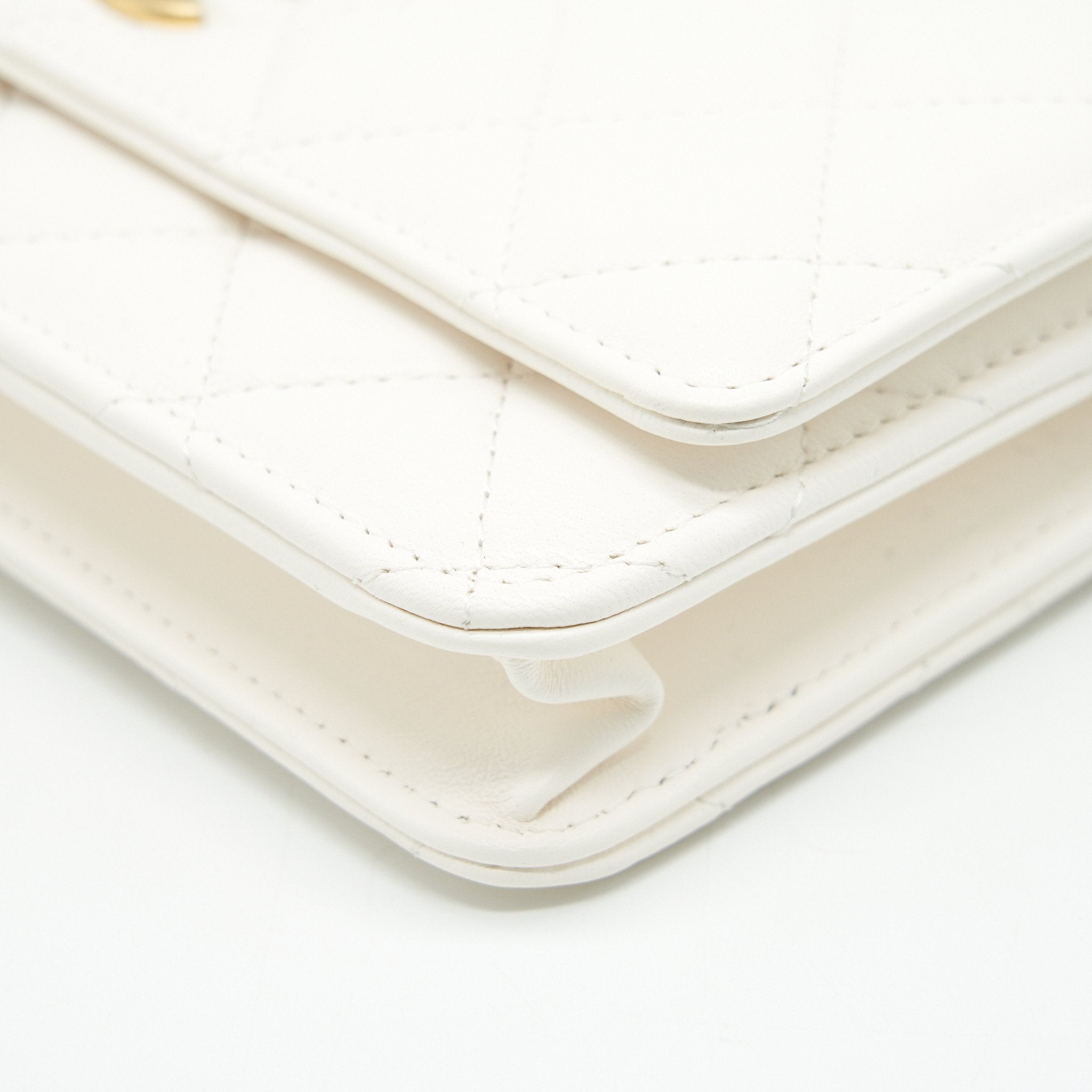 CHANEL PEARL CRUSH WALLET ON CHAIN WHITE GHW
