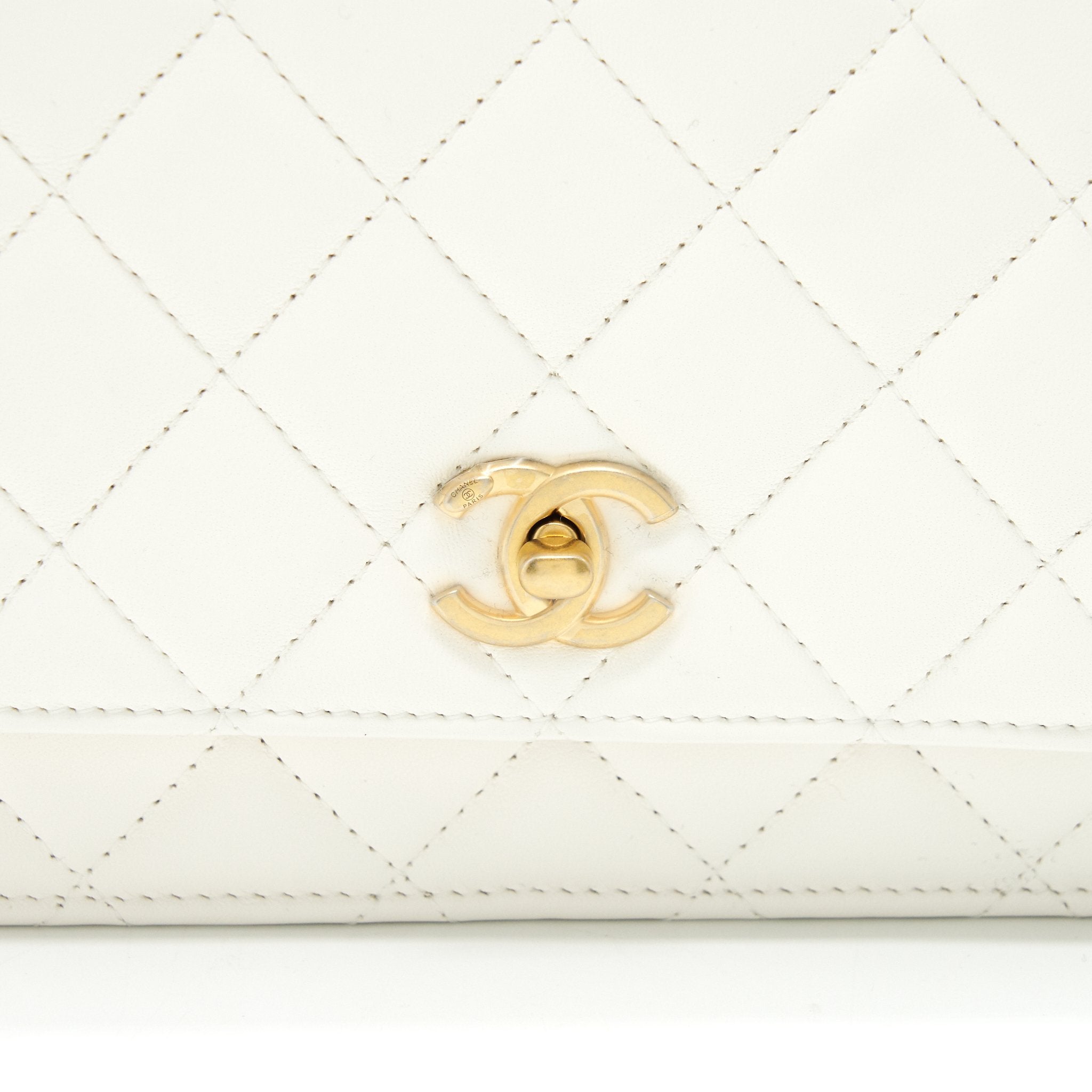 CHANEL PEARL CRUSH WALLET ON CHAIN WHITE GHW