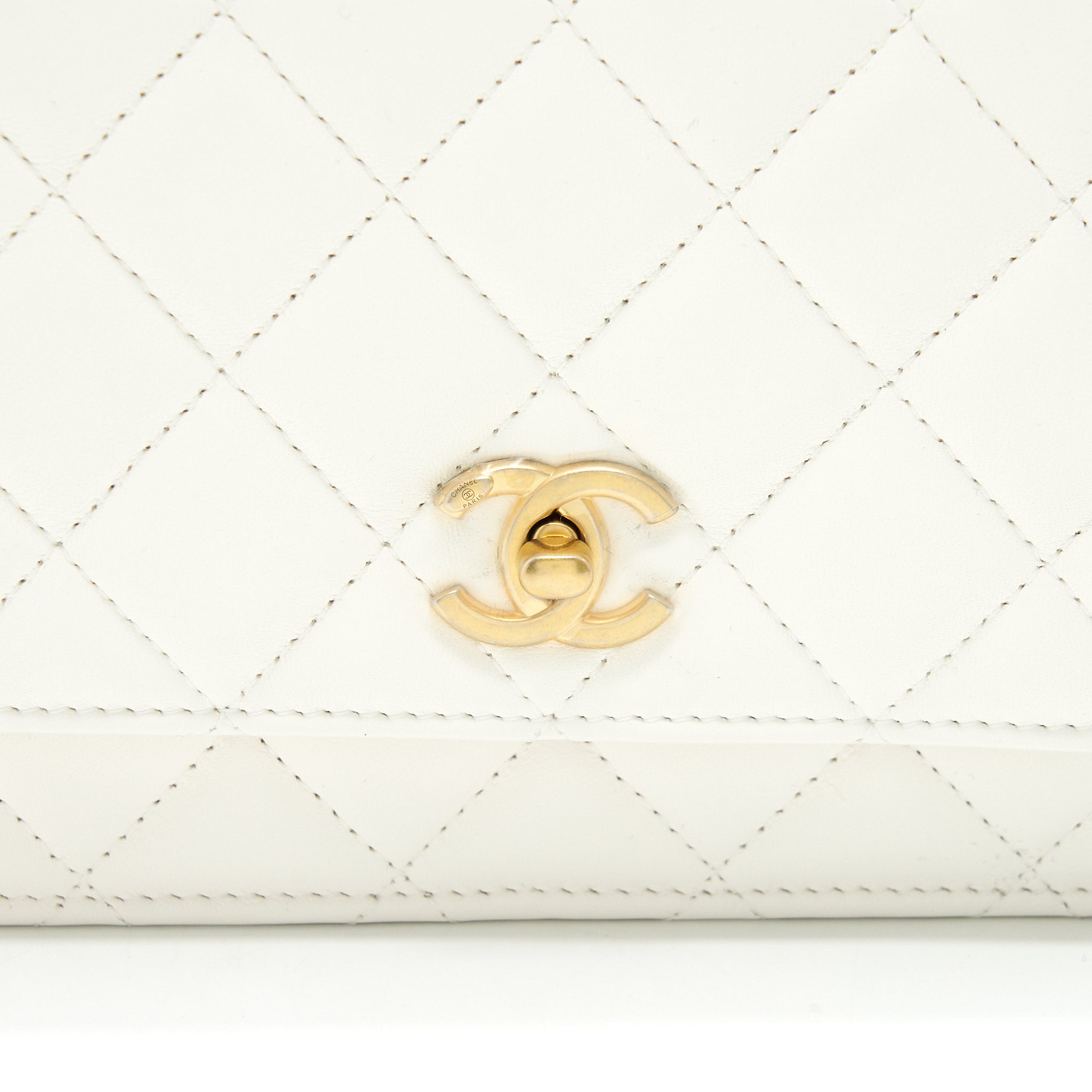 CHANEL PEARL CRUSH WALLET ON CHAIN LAMBSKIN WHITE GHW (MICROCHIP)