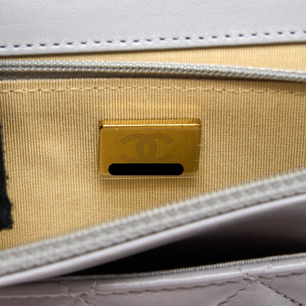 CHANEL PEARL CRUSH WALLET ON CHAIN LAMBSKIN LIGHT GREY GHW (MICROCHIP)