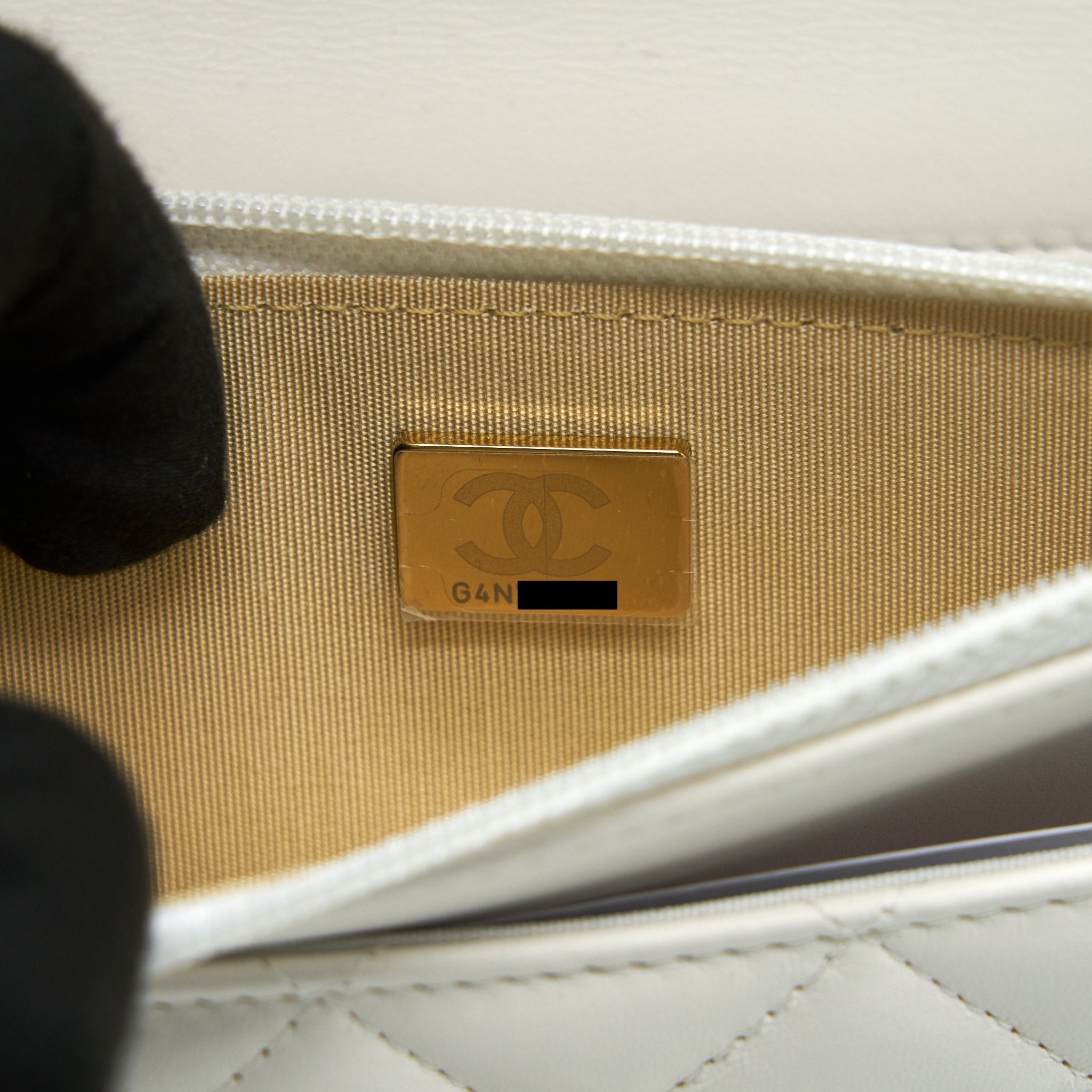 CHANEL PEARL CRUSH WALLET ON CHAIN WHITE GHW