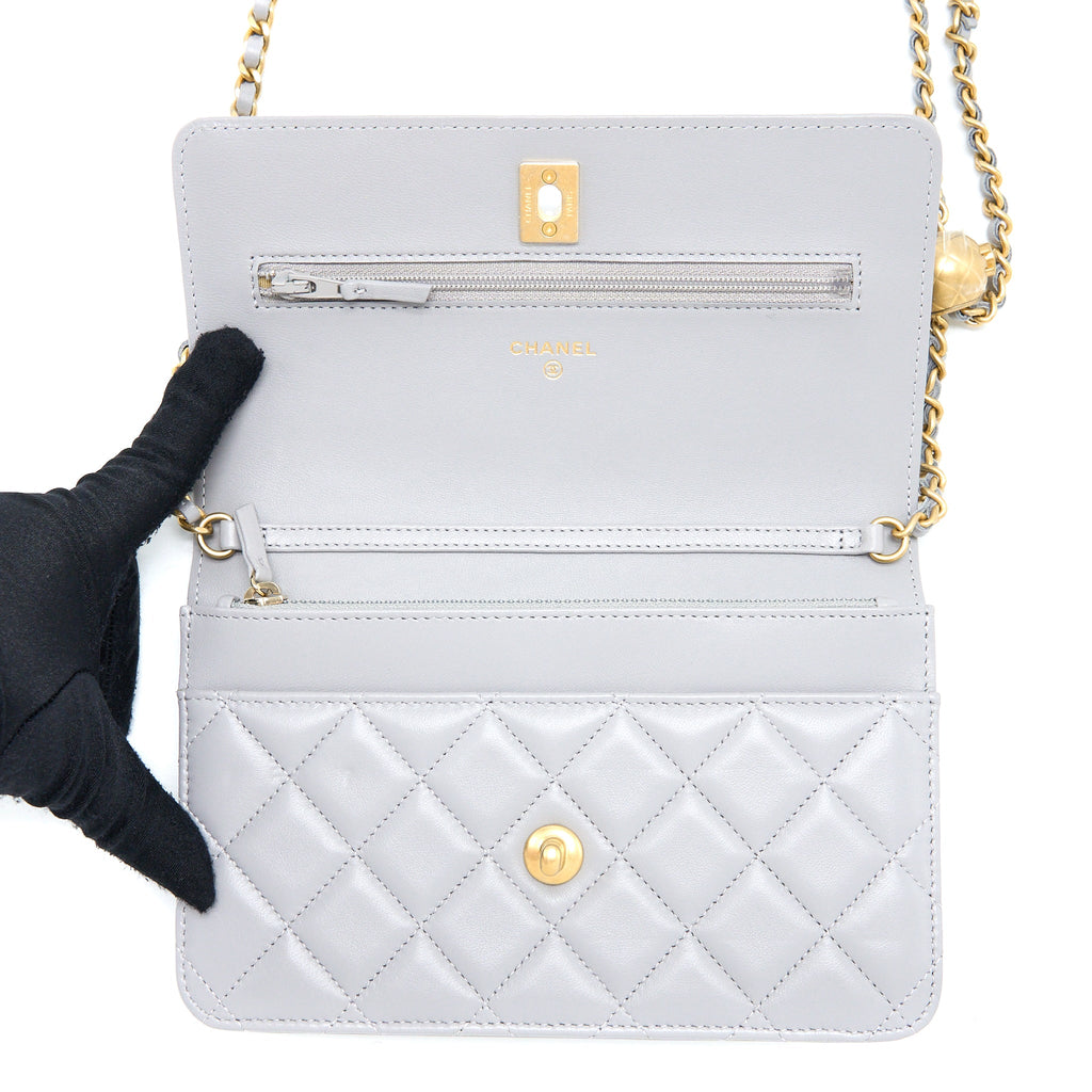 CHANEL PEARL CRUSH WALLET ON CHAIN LAMBSKIN LIGHT GREY GHW (MICROCHIP)