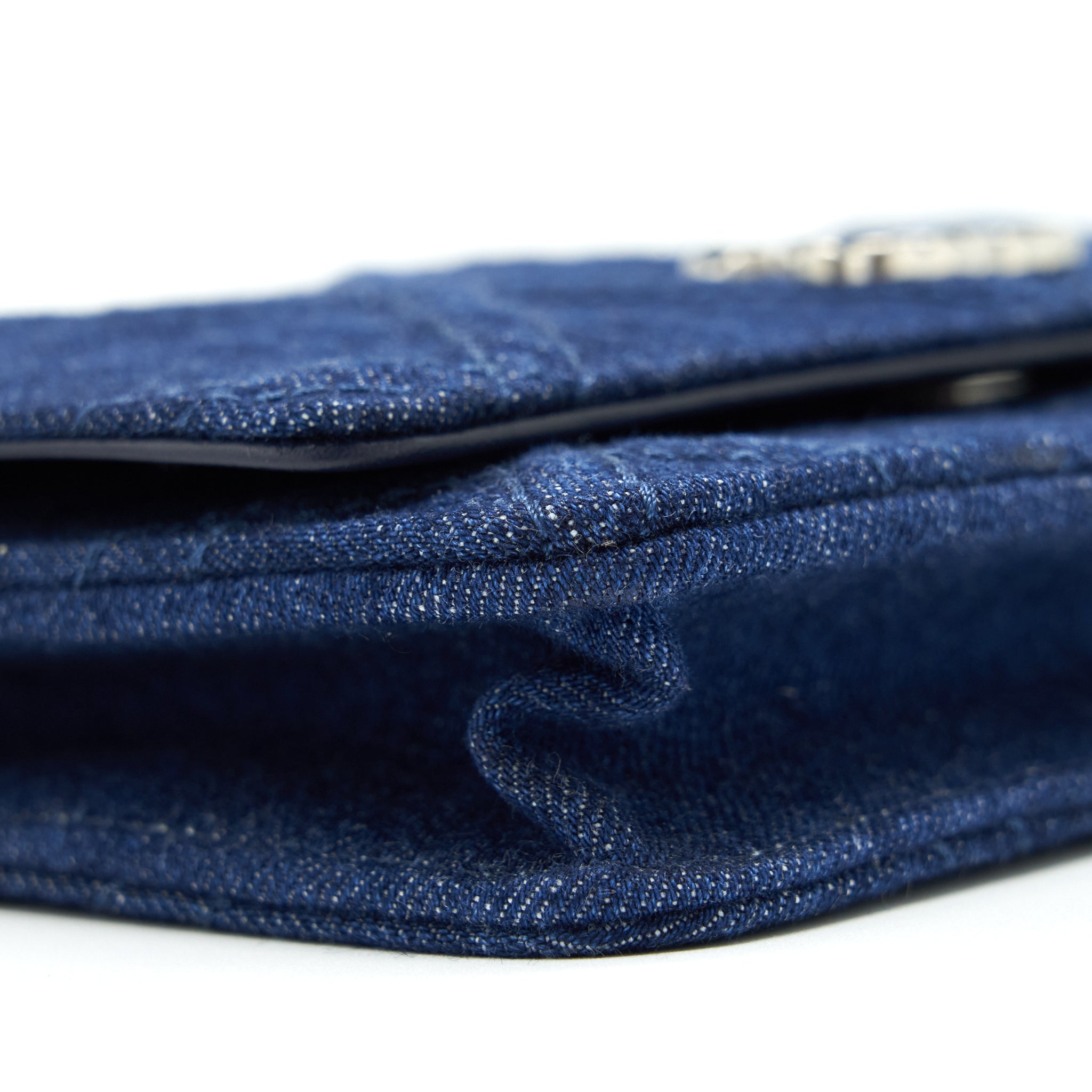 CHANEL 22P DENIM 19 WALLET ON CHAIN MULTICOLOUR HARDWARE(MICROCHIP)